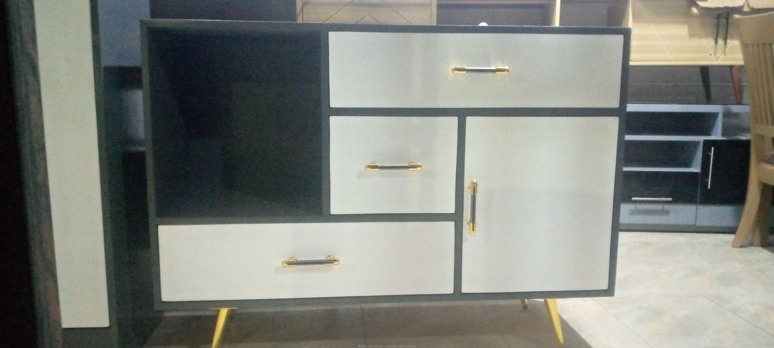 Side board