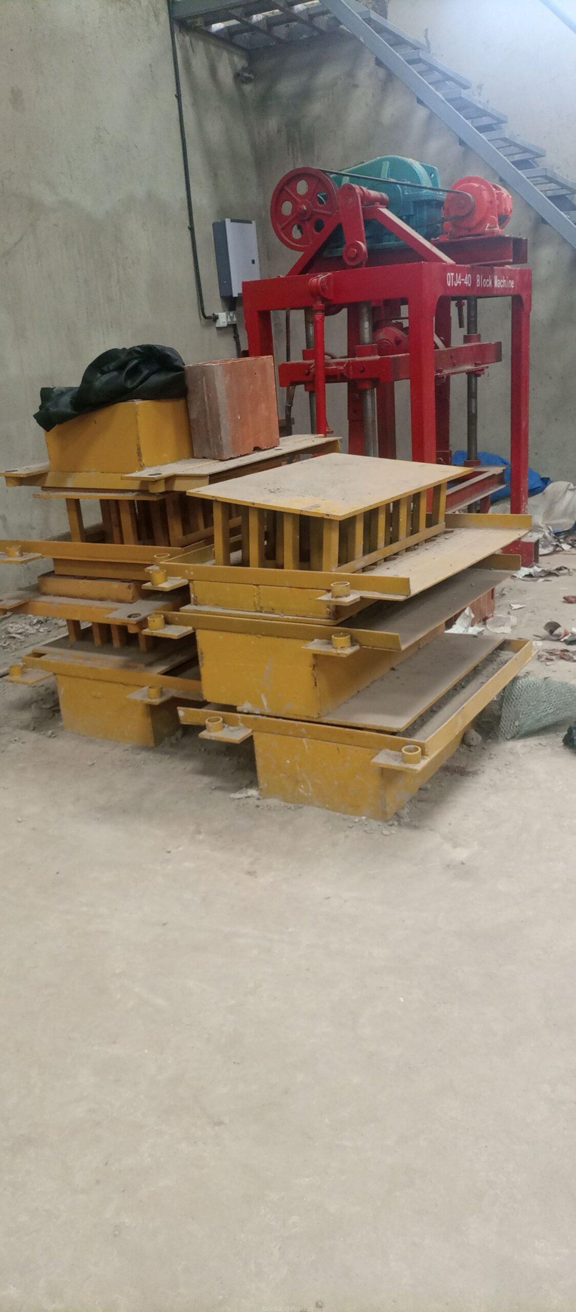 Molds each size