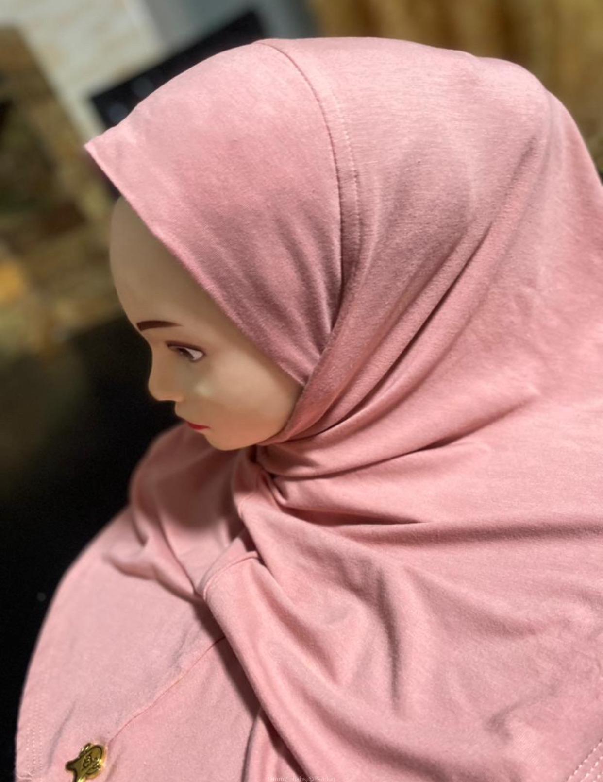 Mini hijabs