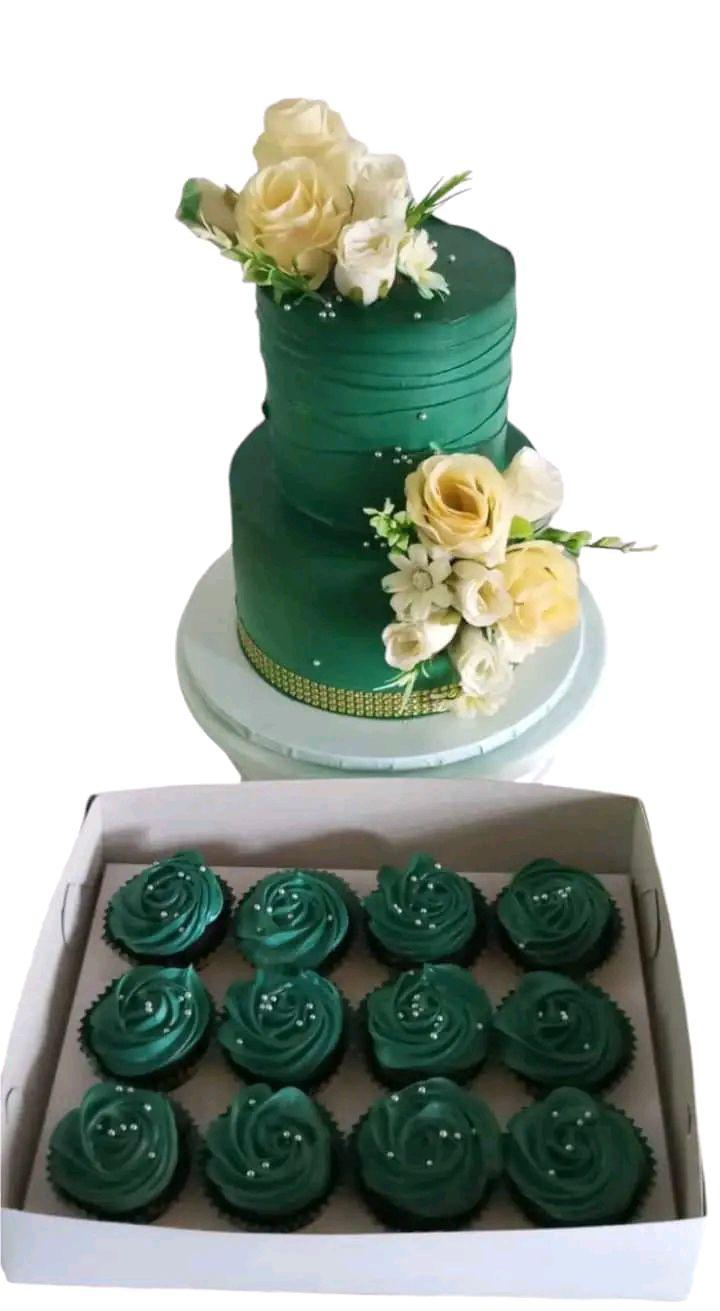 Cakes and bouquet 💐