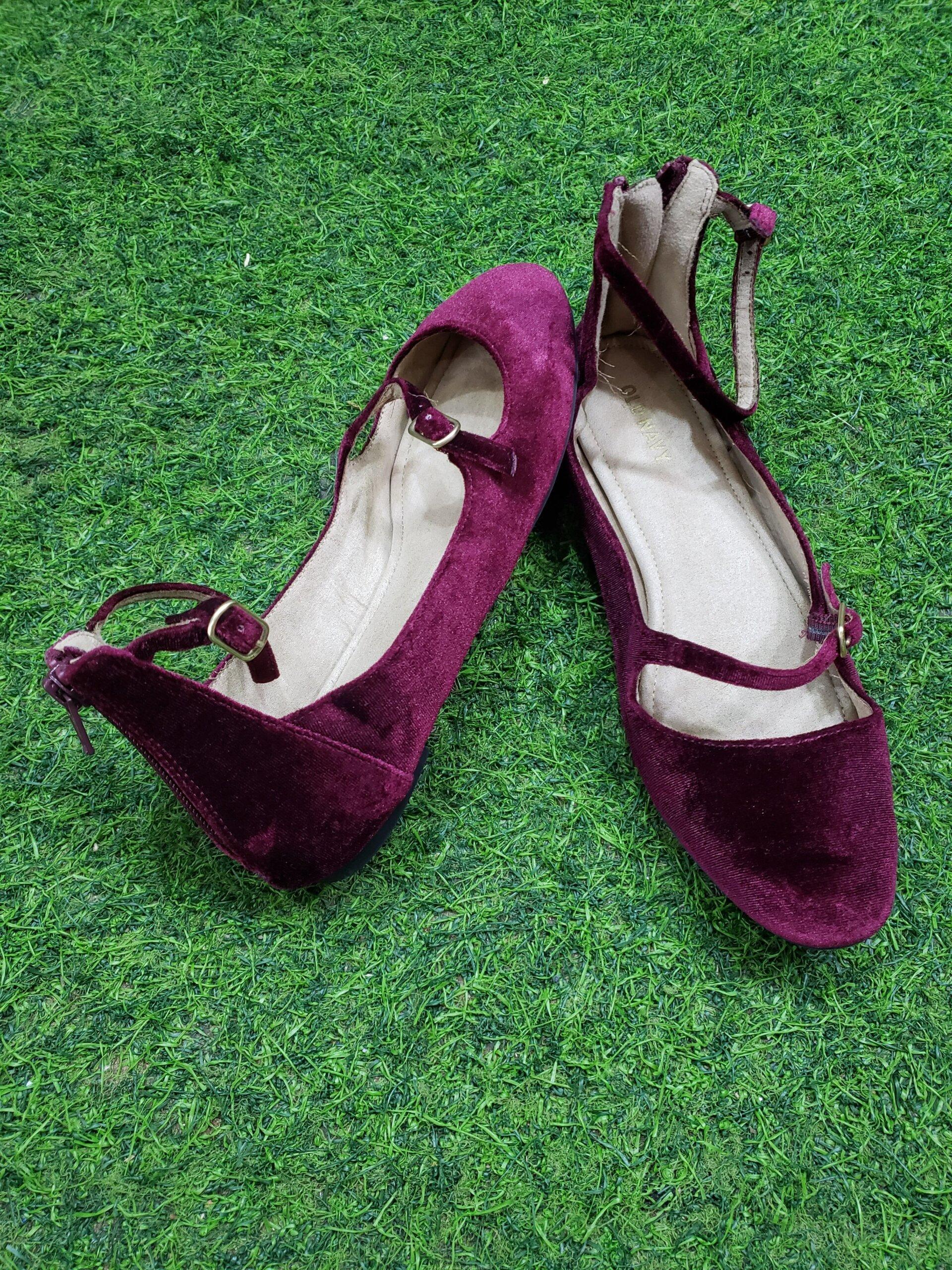 Second hand ladies shoes