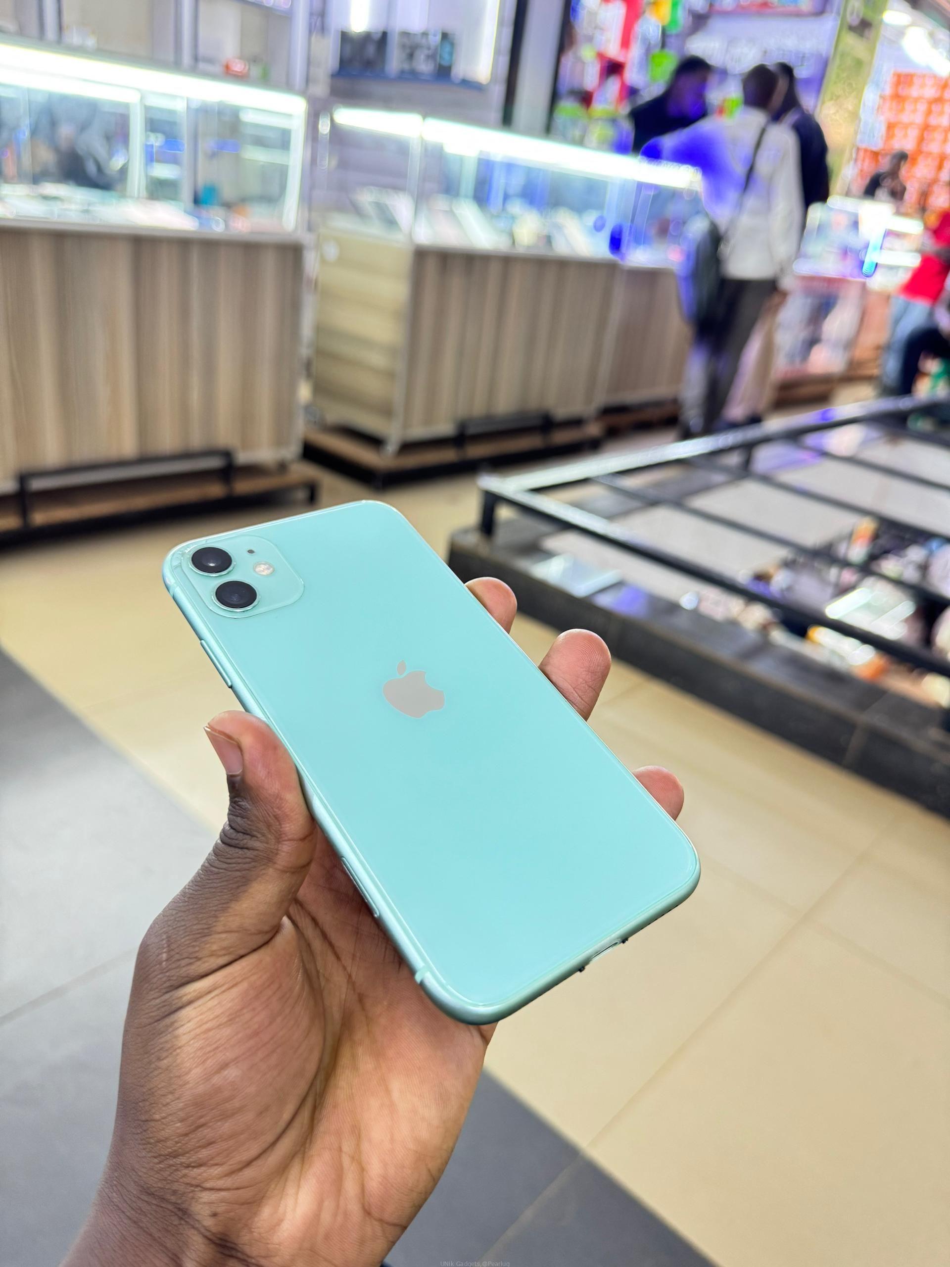 iphone 11 128gb clean
