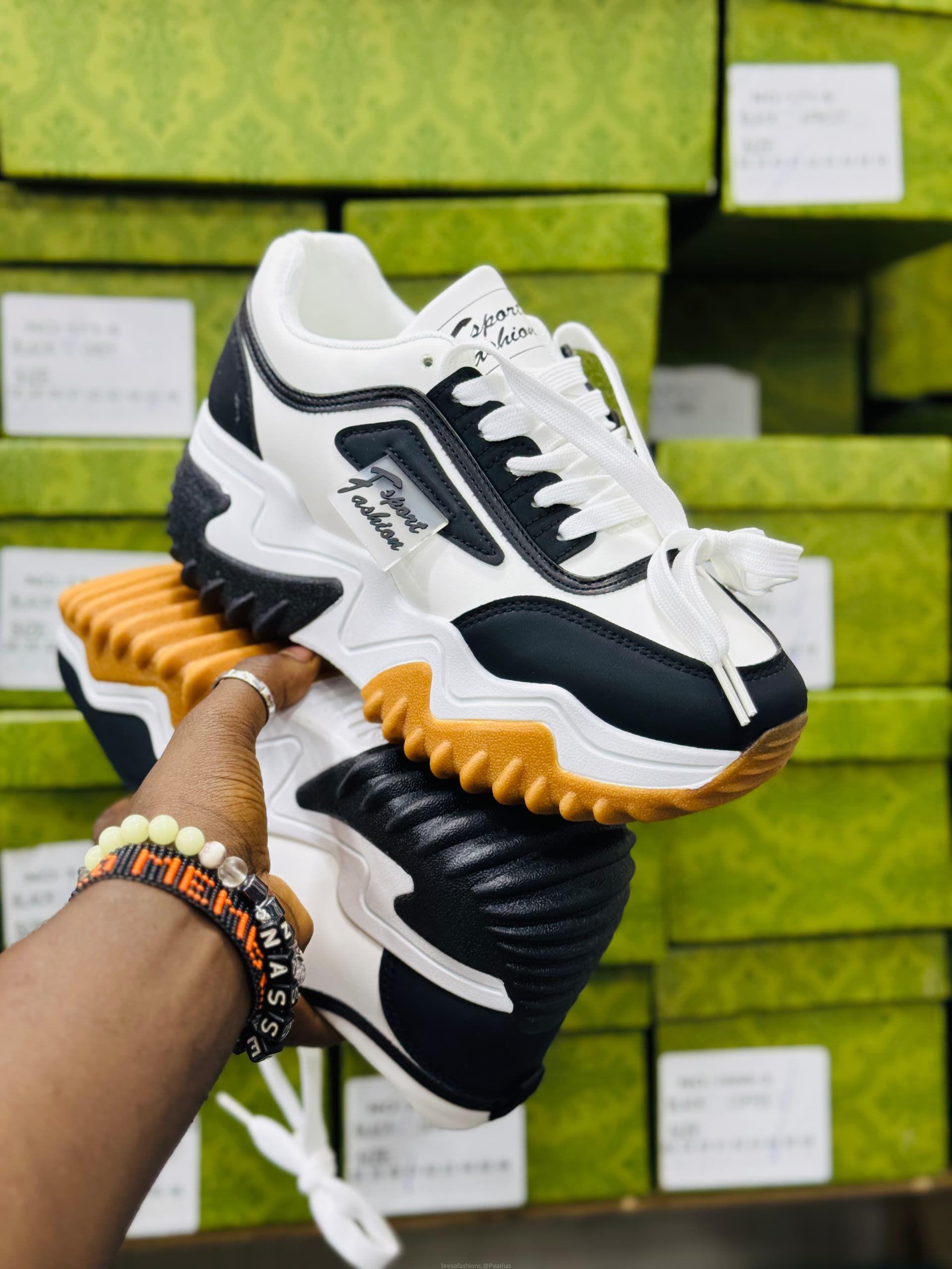 Ladies sneakers