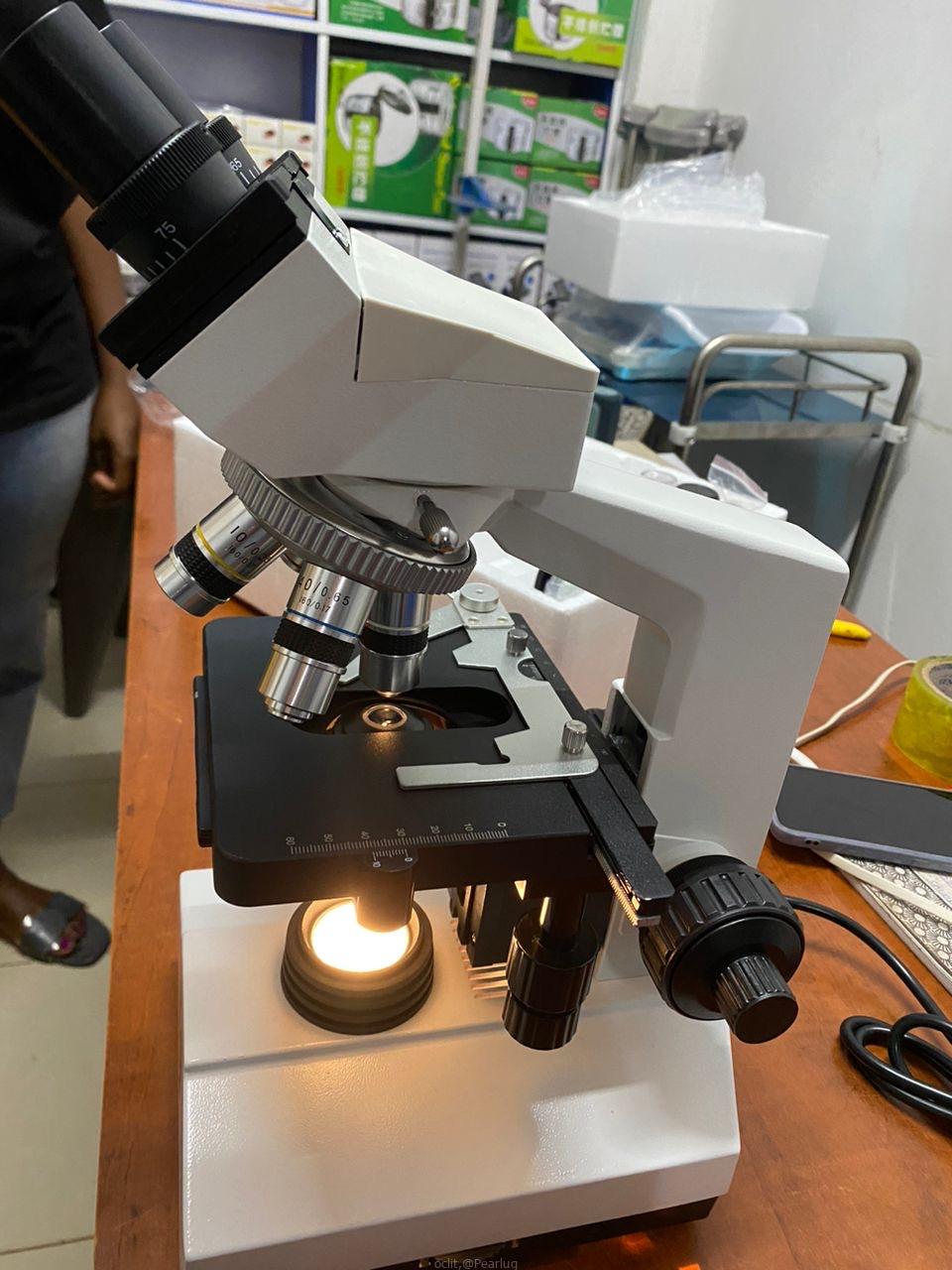 BINOCULAR MICROSCOPE