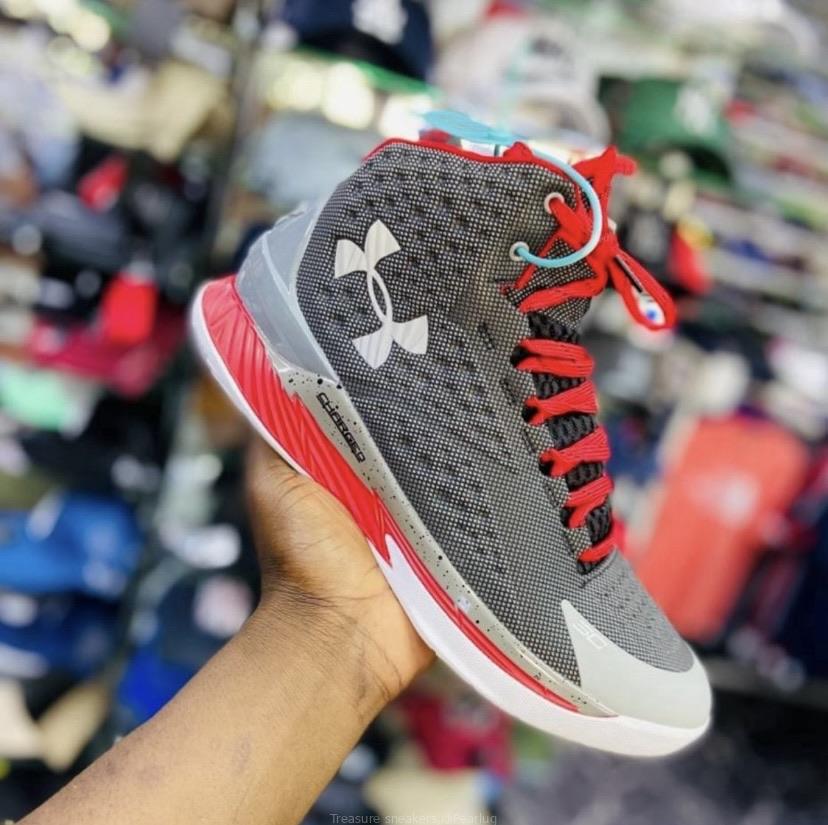 Basketball shoes
