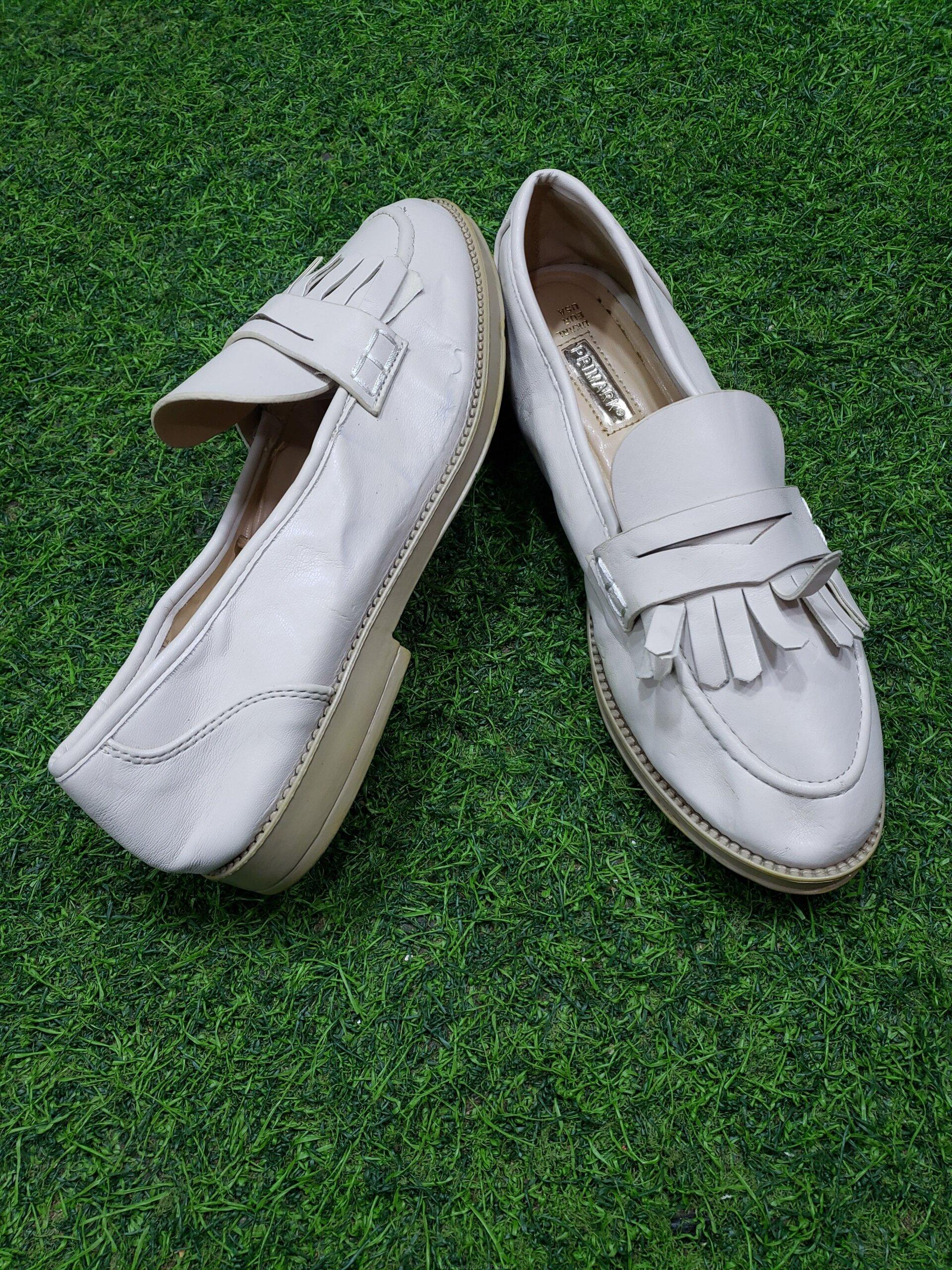Second hand ladies shoes
