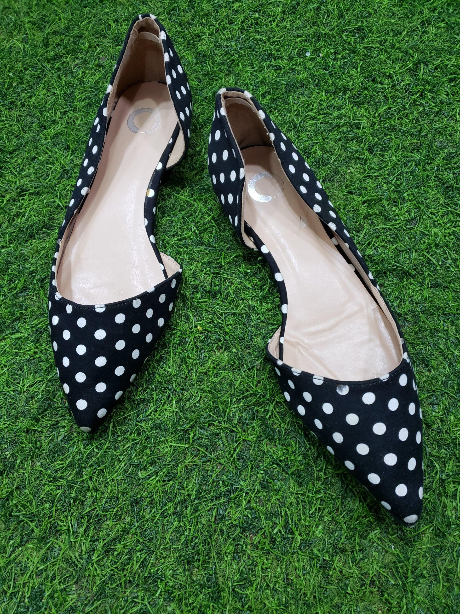 Second hand ladies shoes