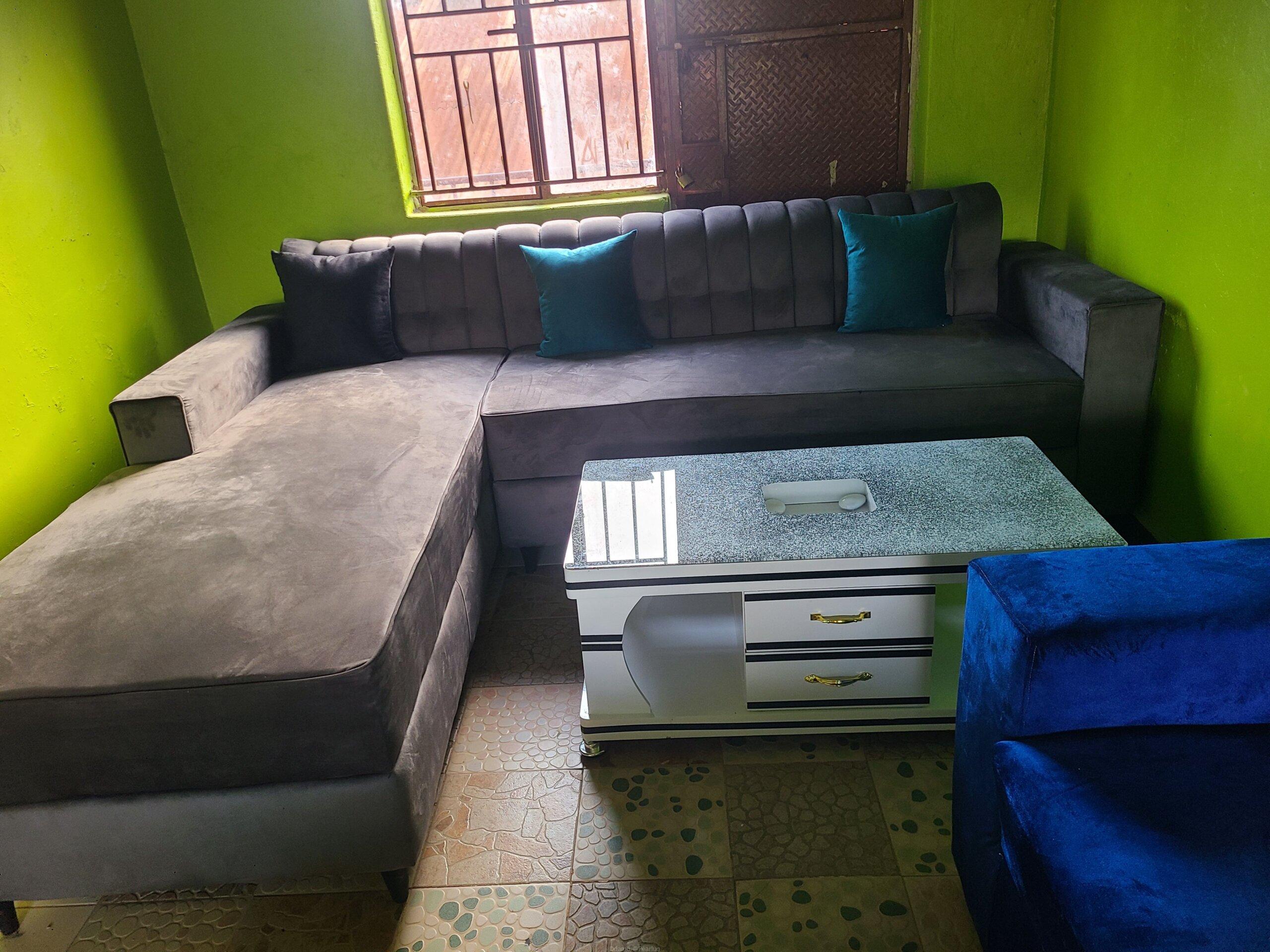 Sofa/center table