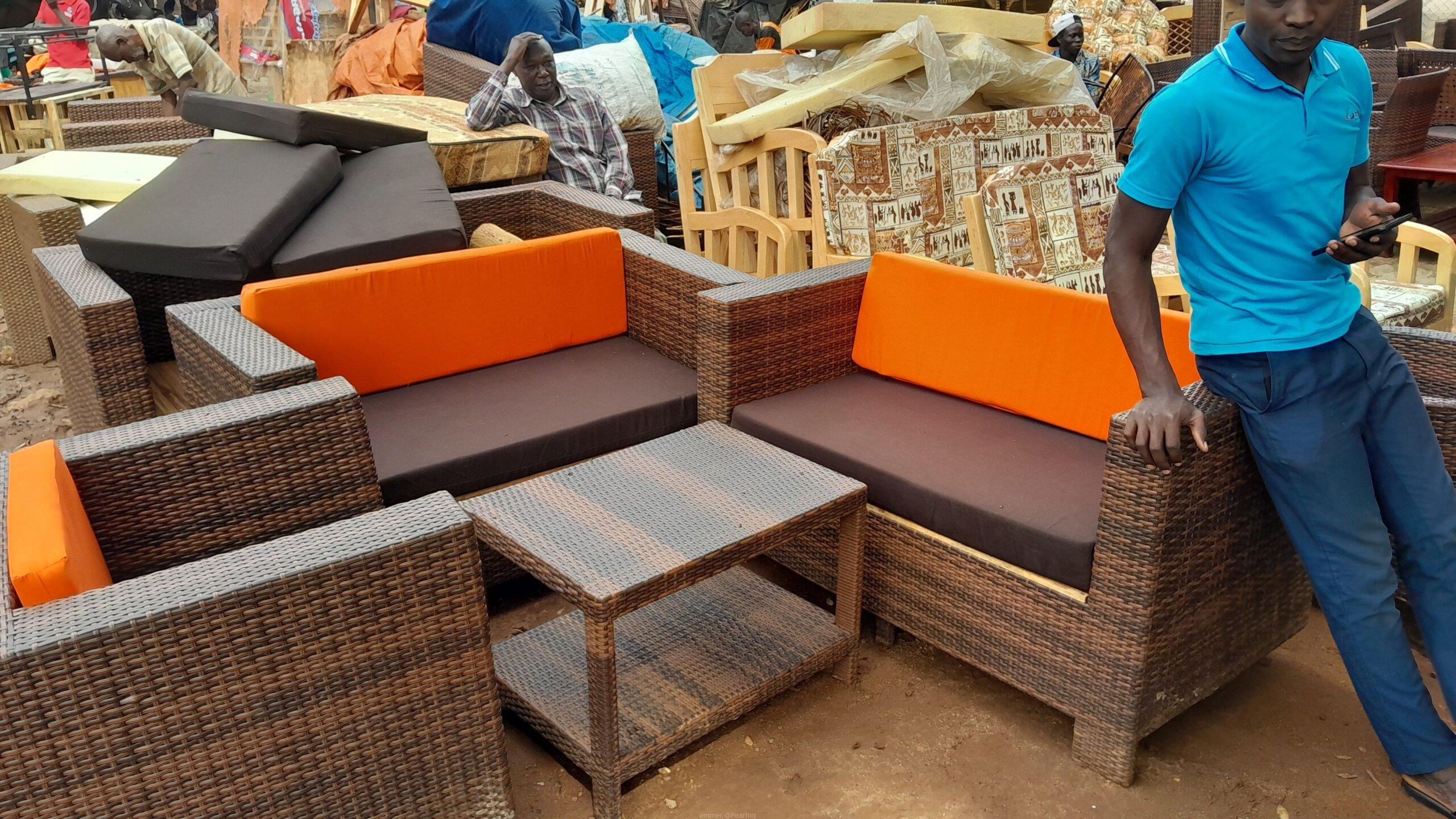 Box body five seater and table