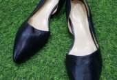 Second hand ladies shoes