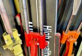 Hand tile cutters