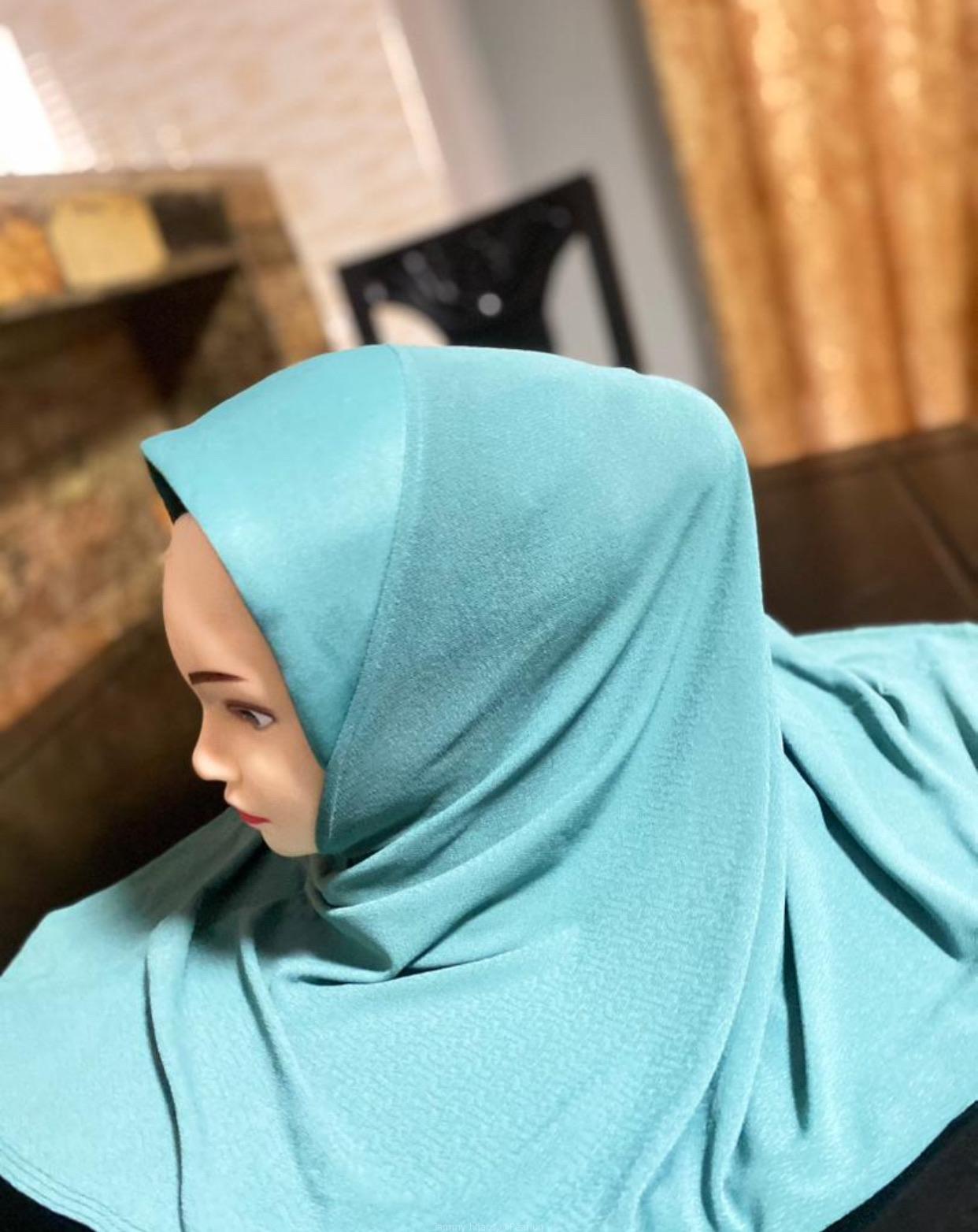 Mini hijabs