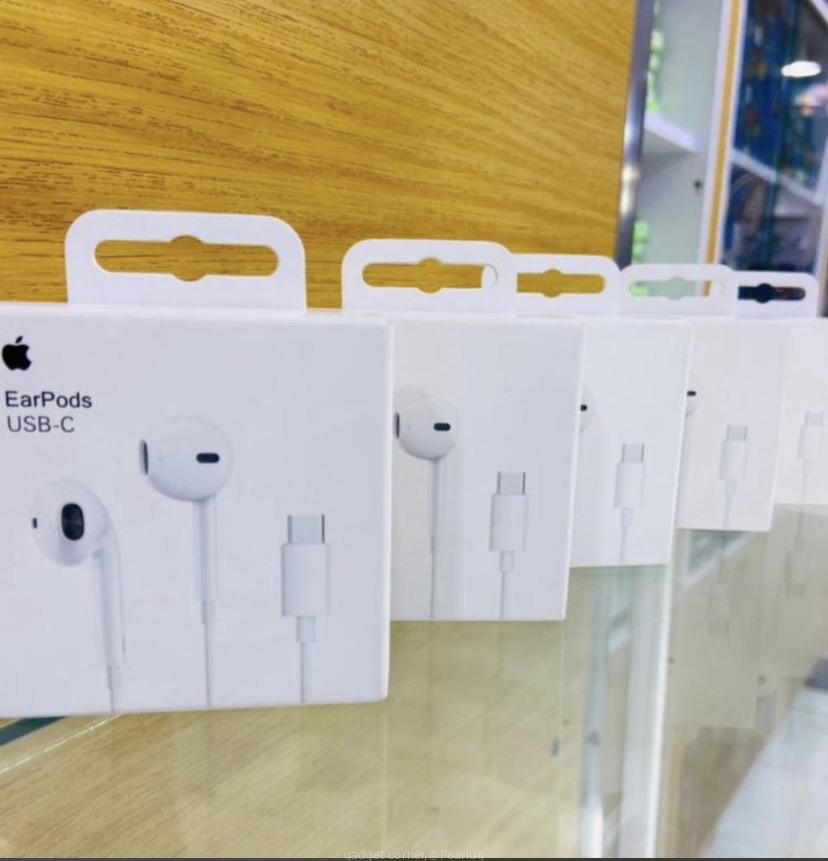 Wired ear pods