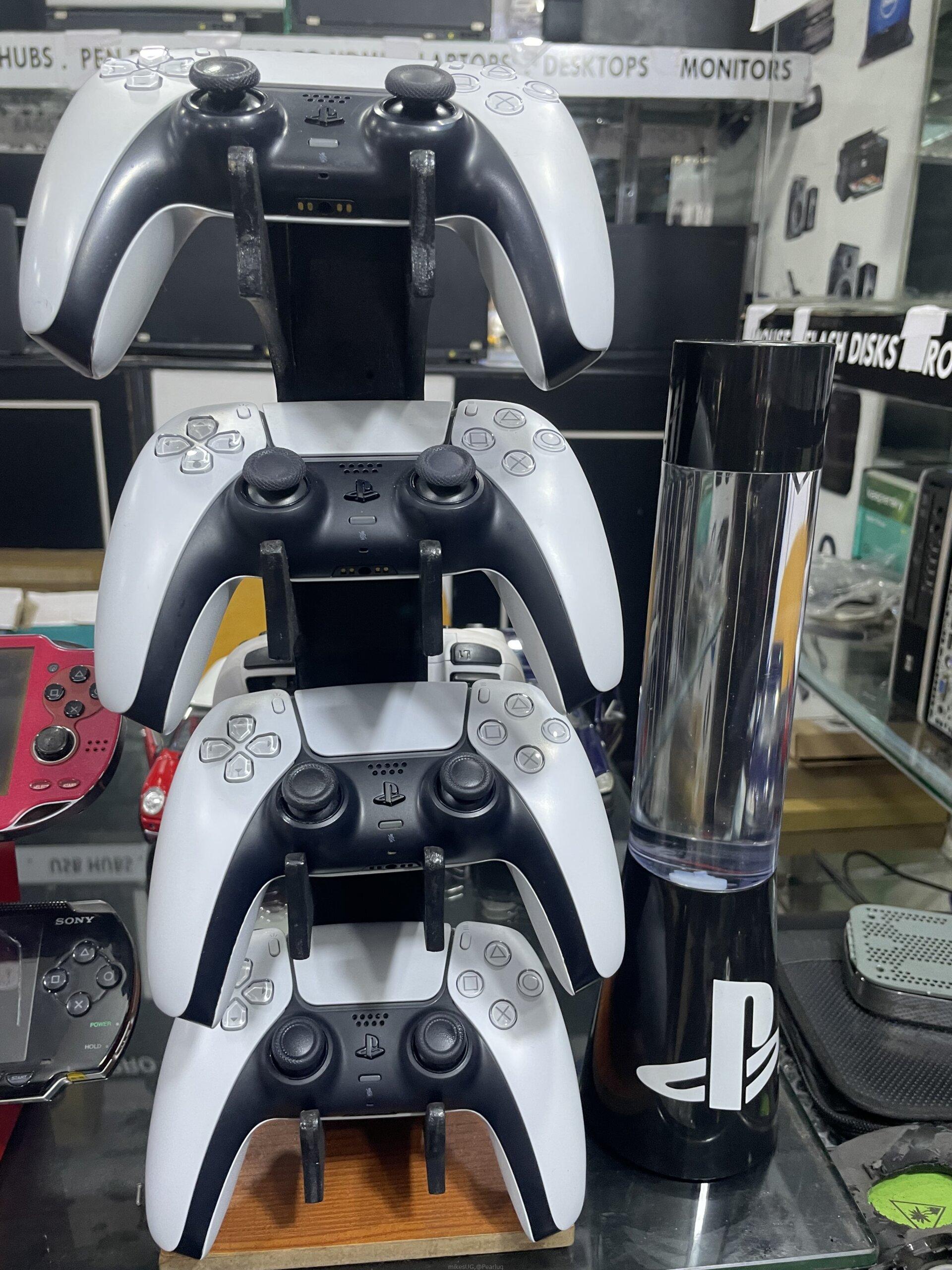 PS5 controllers