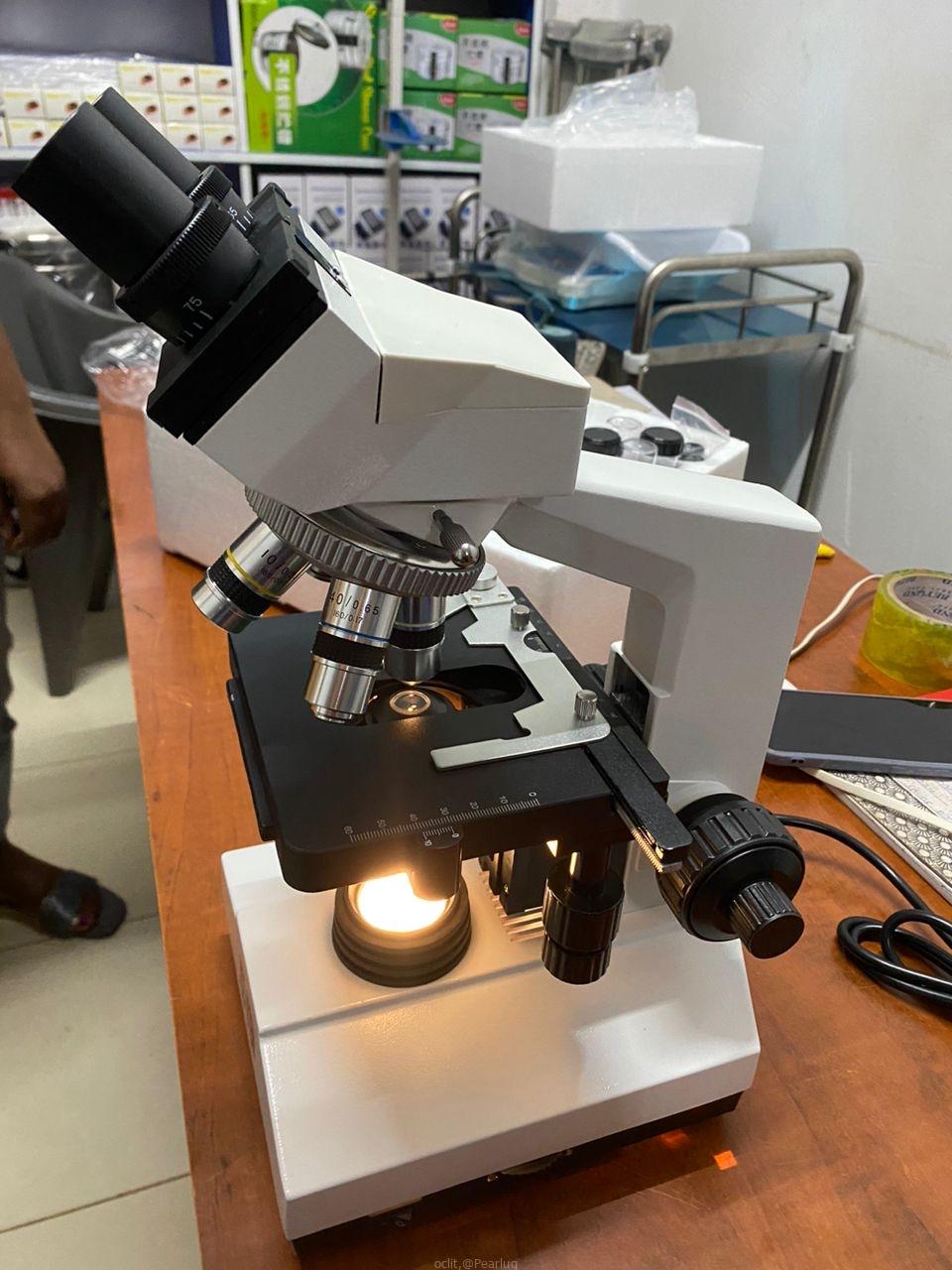 BINOCULAR MICROSCOPE