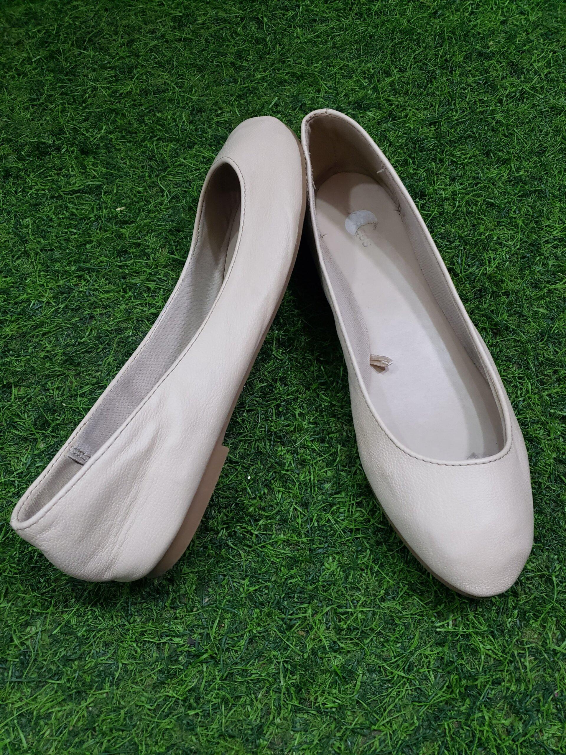 Second hand ladies shoes