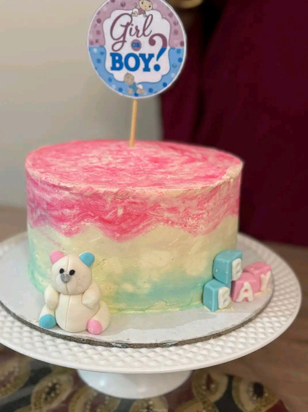 Cakes and bouquets