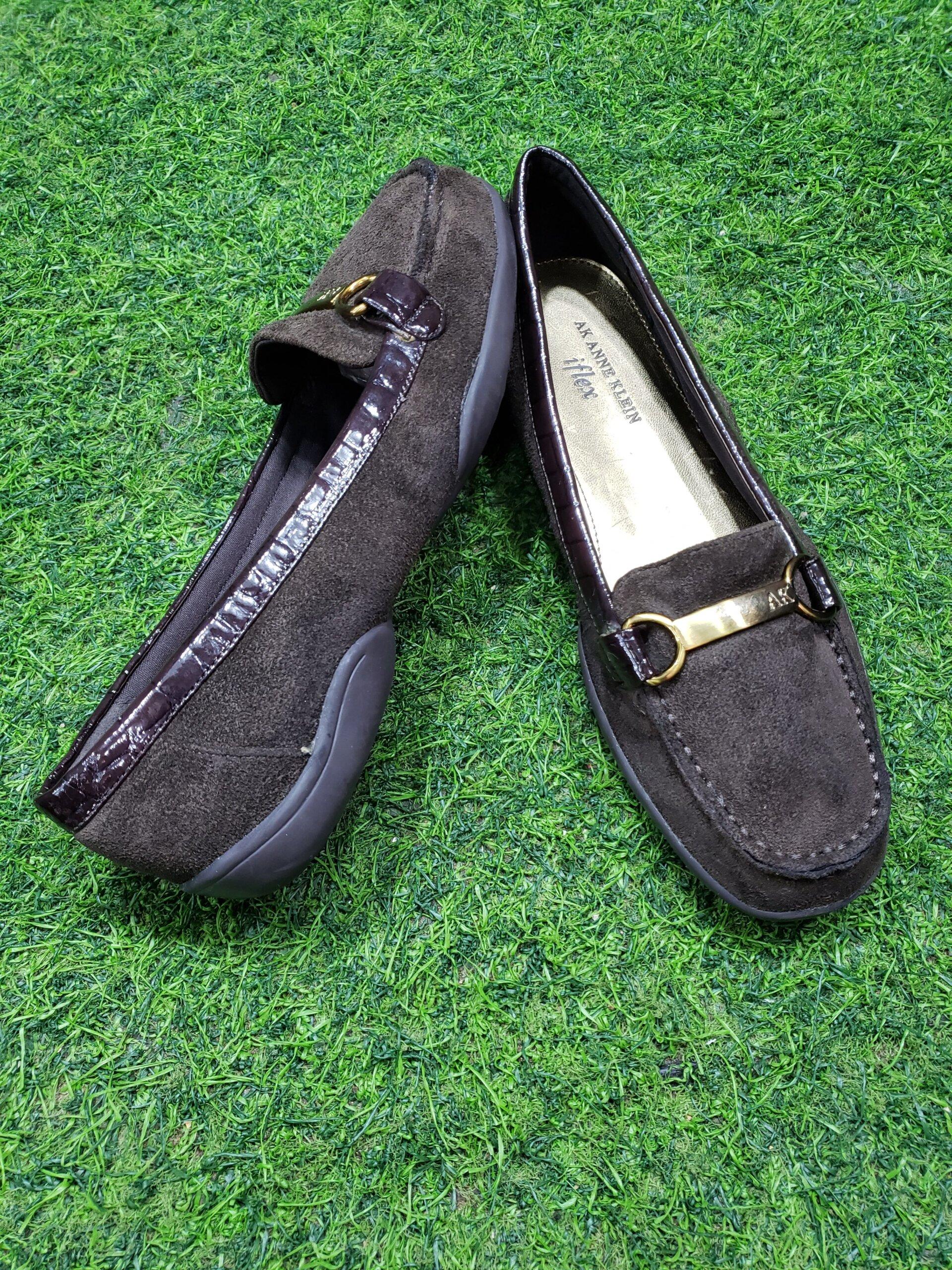 Second hand ladies shoes