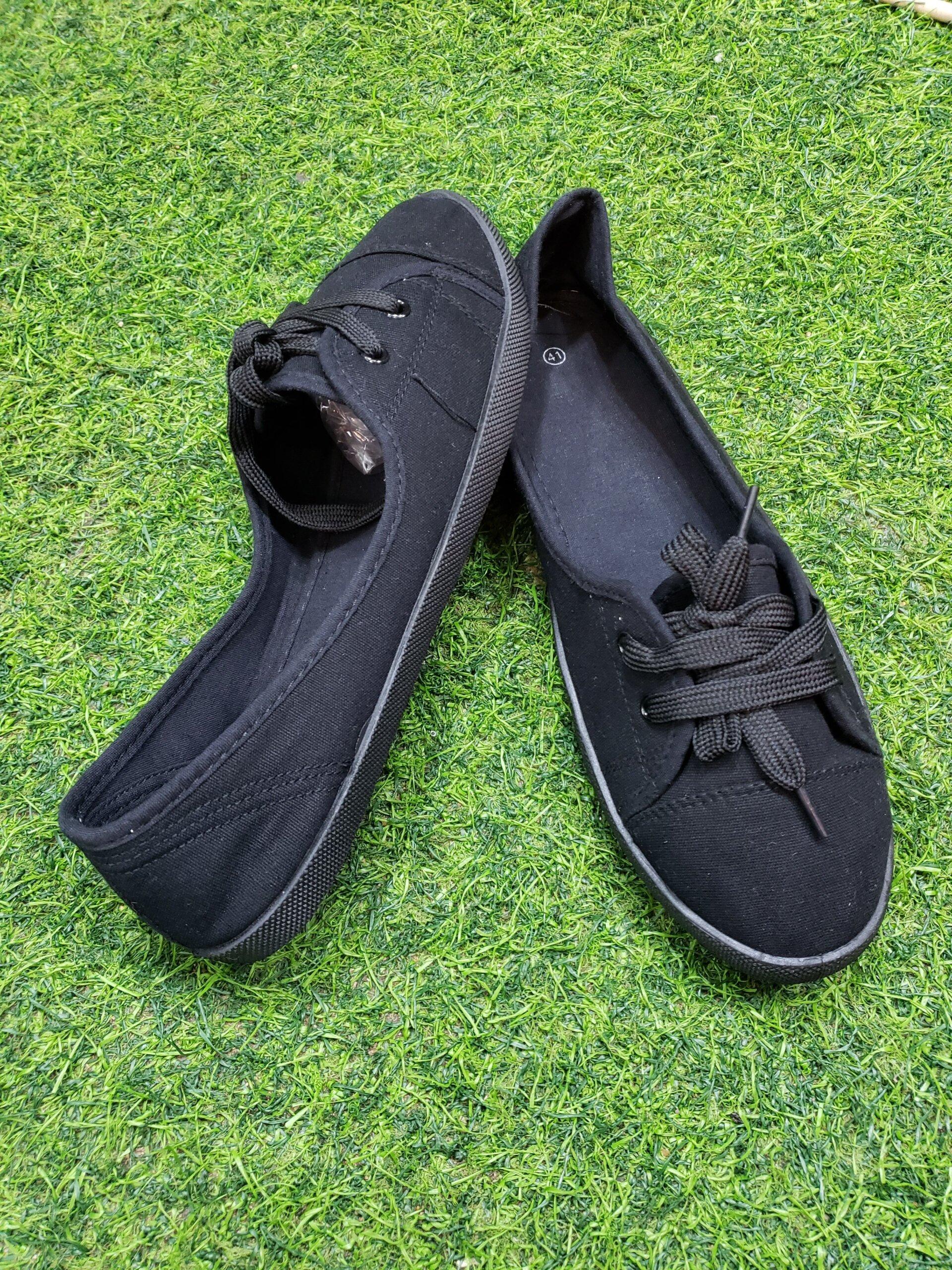 Second hand ladies shoes