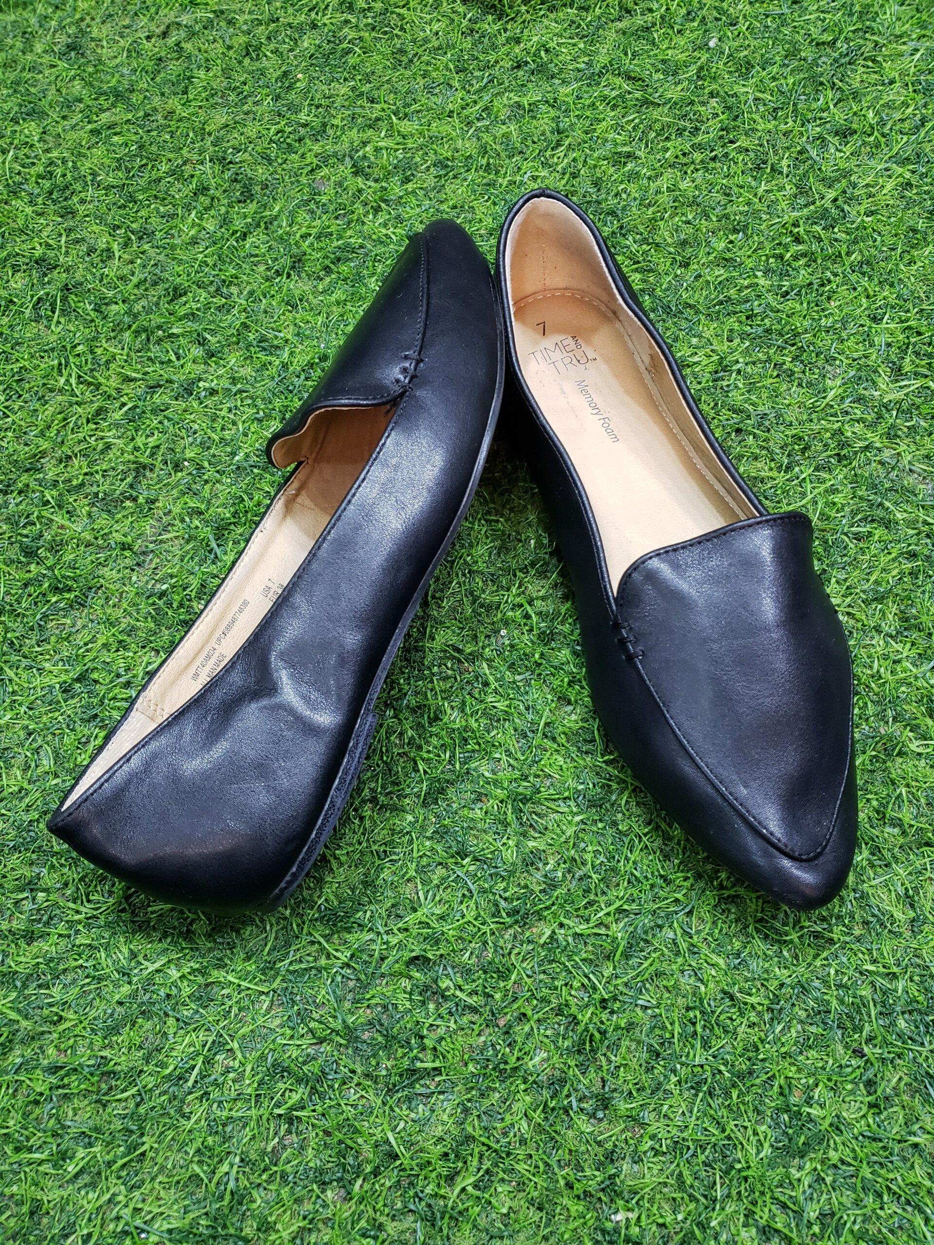 Second hand ladies shoes