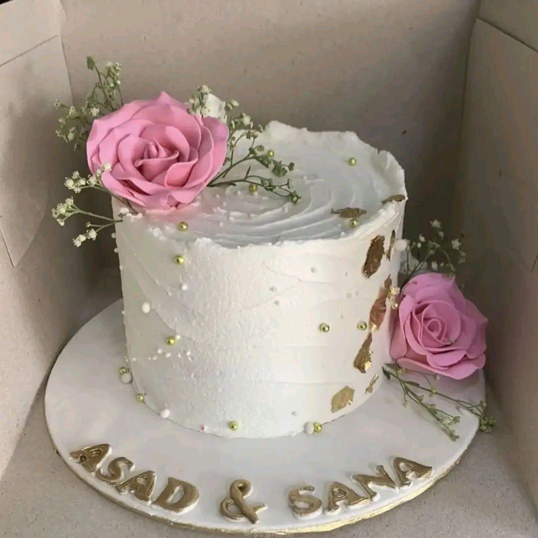 Cakes and bouquet 💐