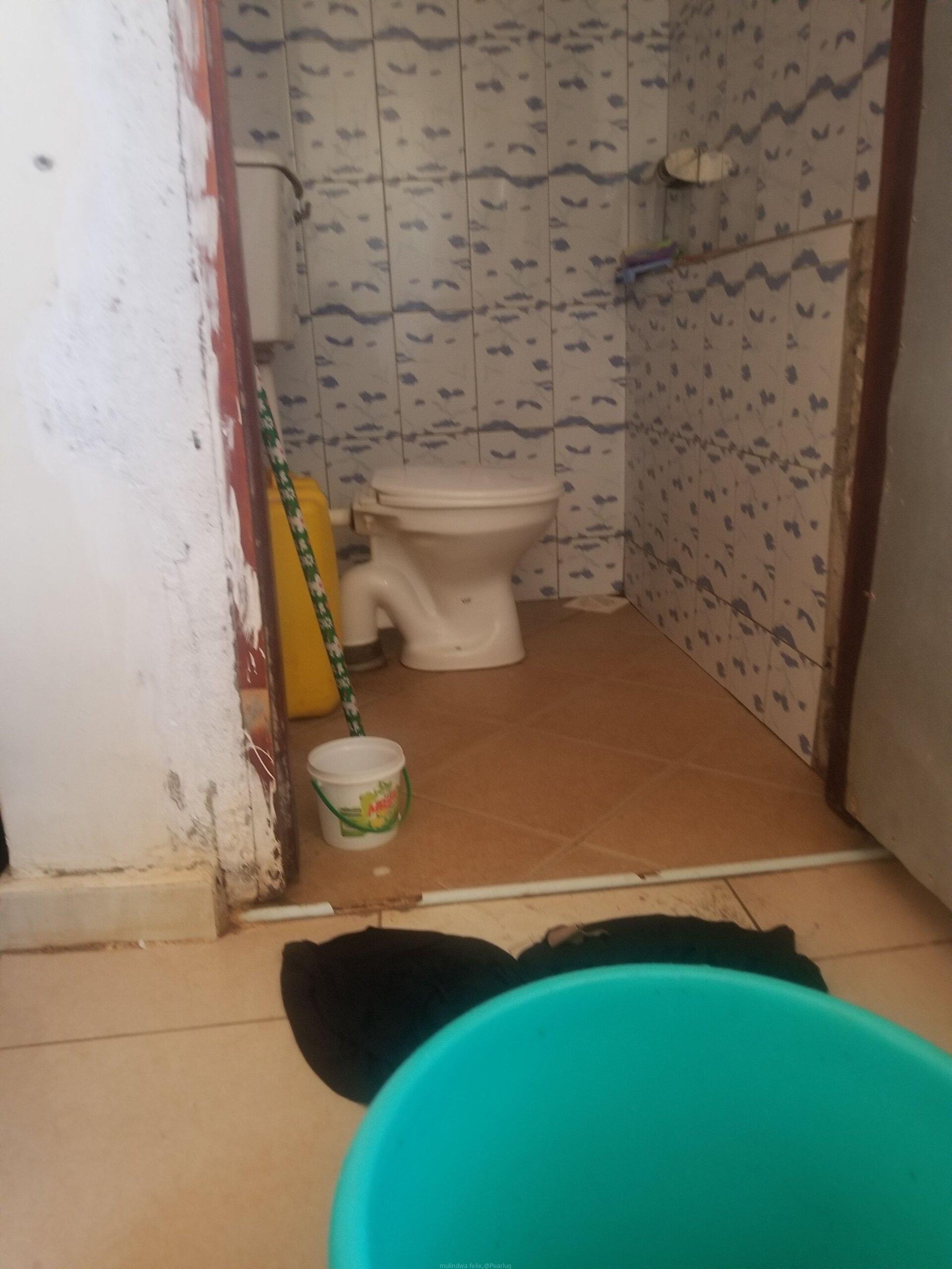 Sitting toilet