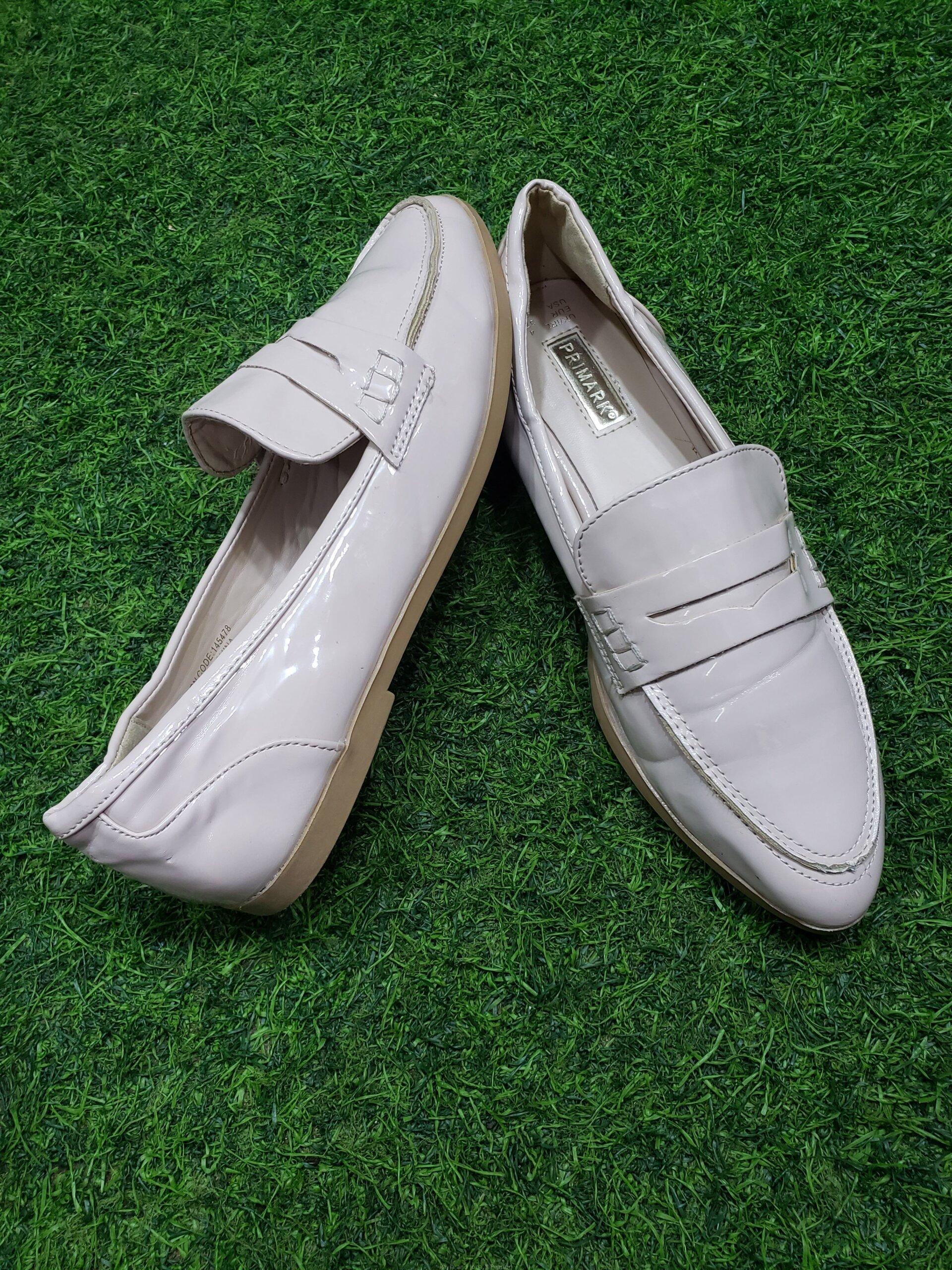 Second hand ladies shoes