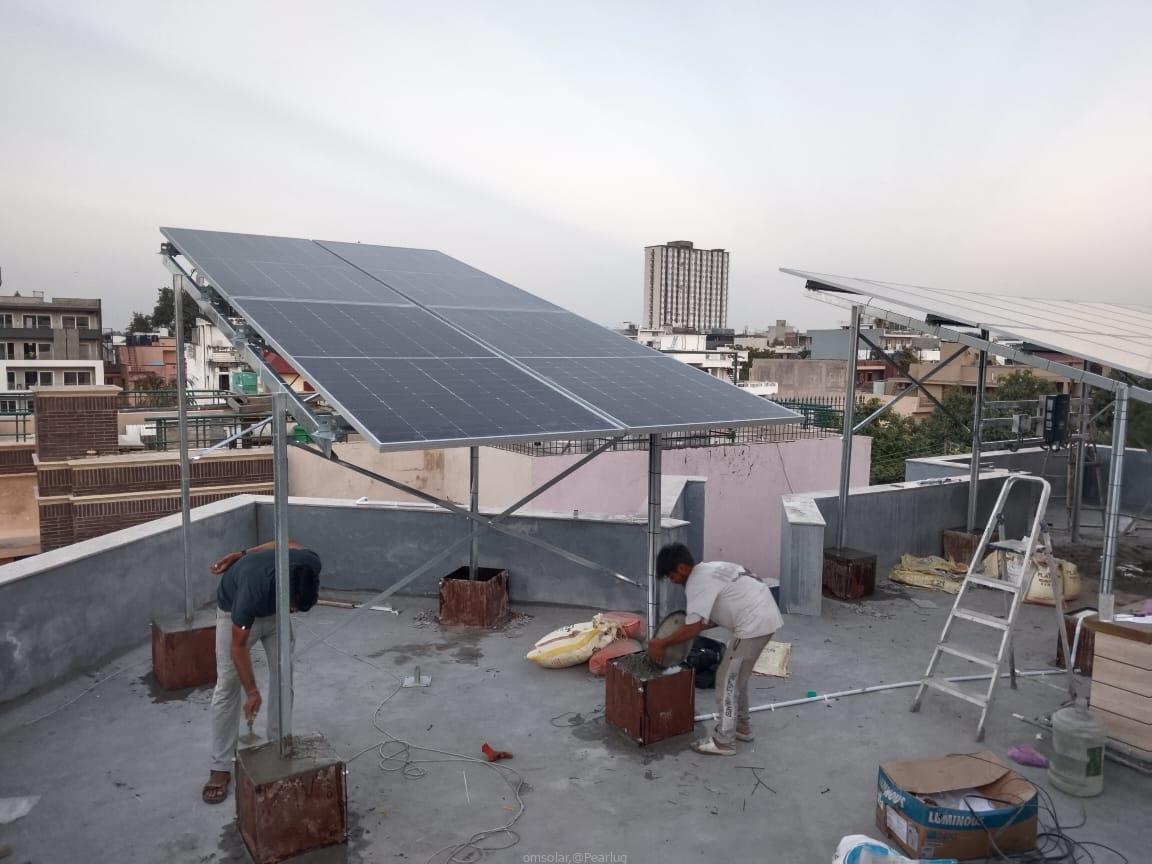 Solar panel installation Lucknow – Om Solar Solutions