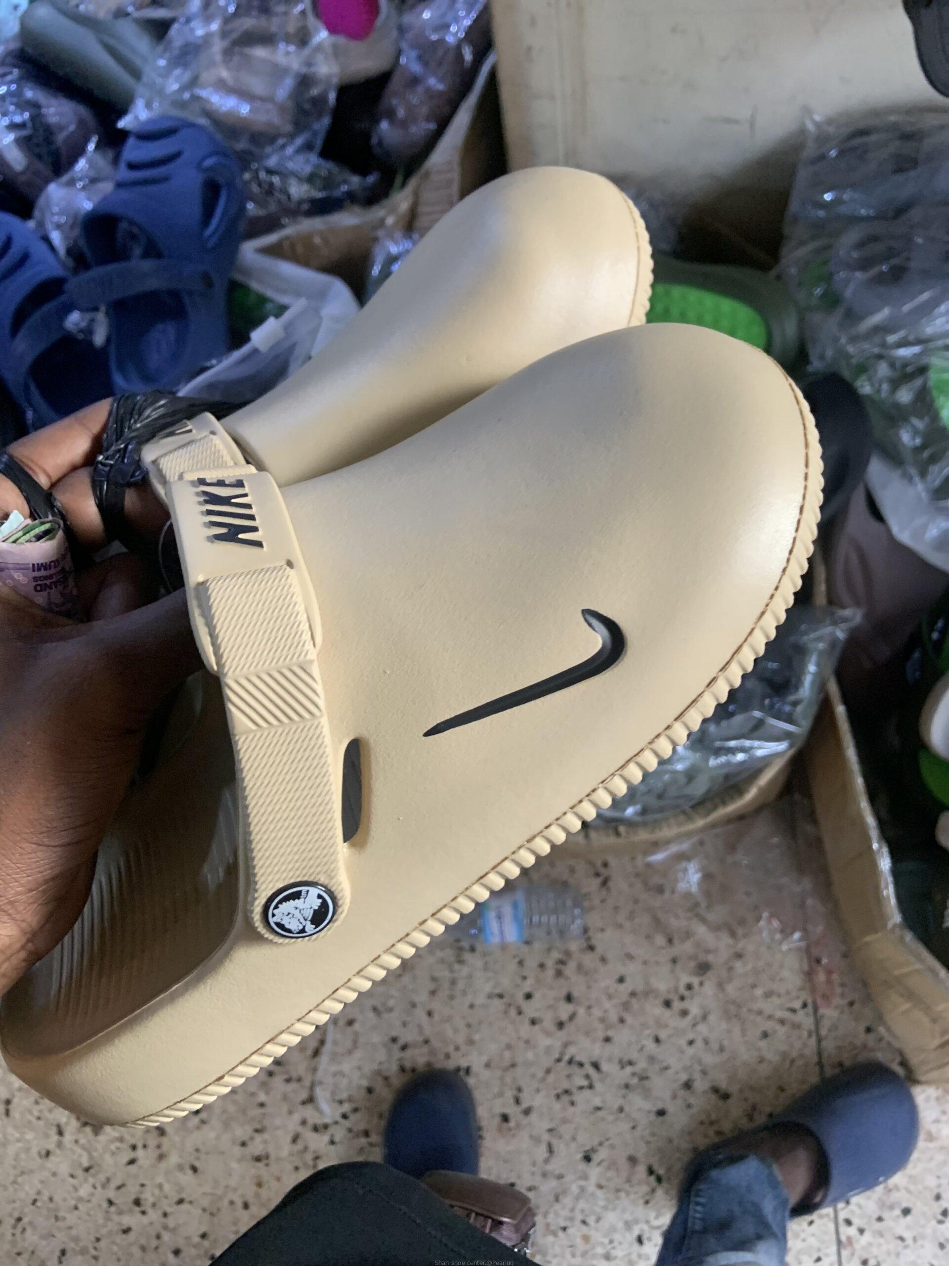 Nike crocks