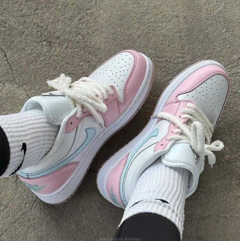 Jordan 1s pink