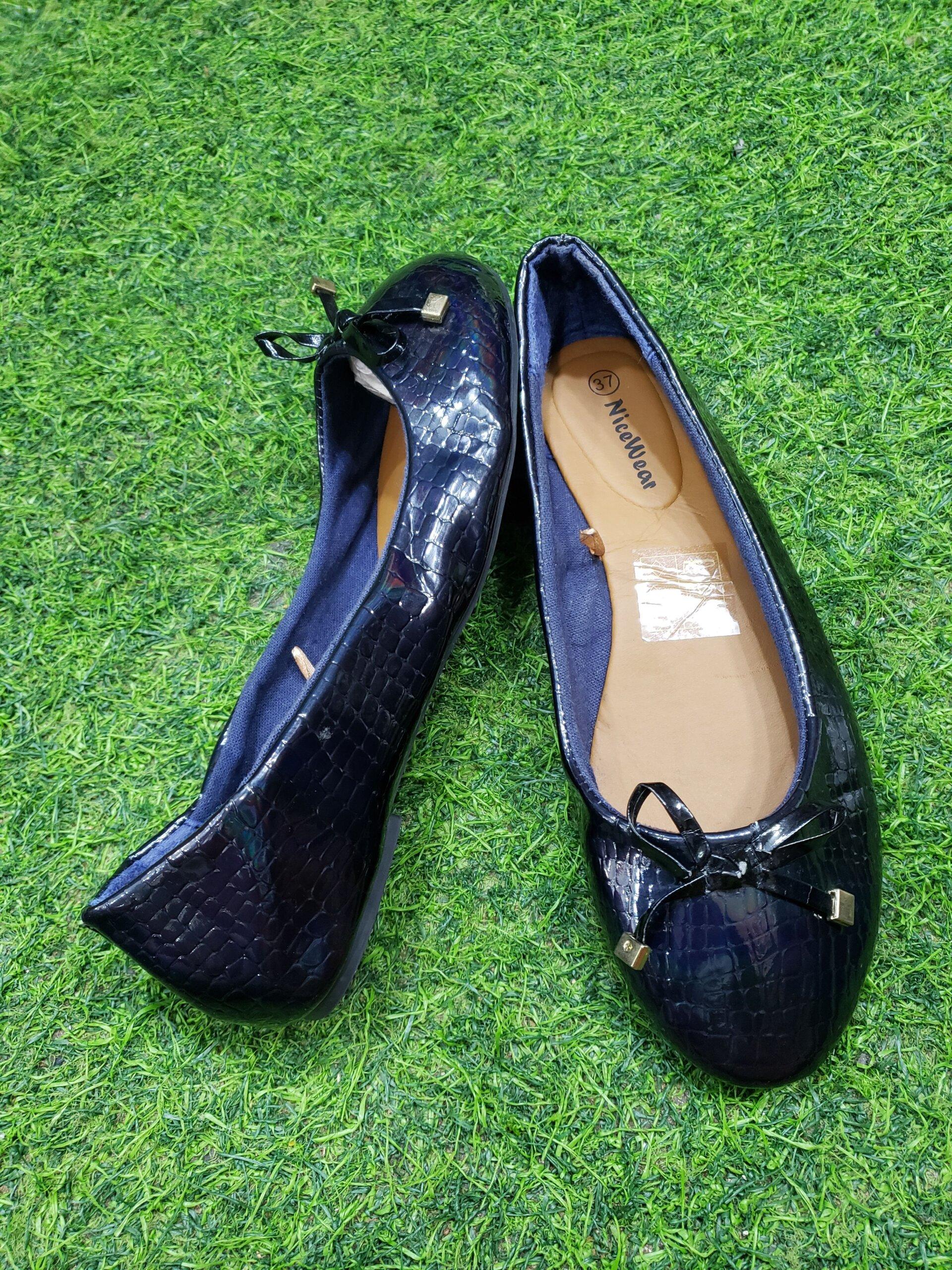 In stock London used ladies shoes