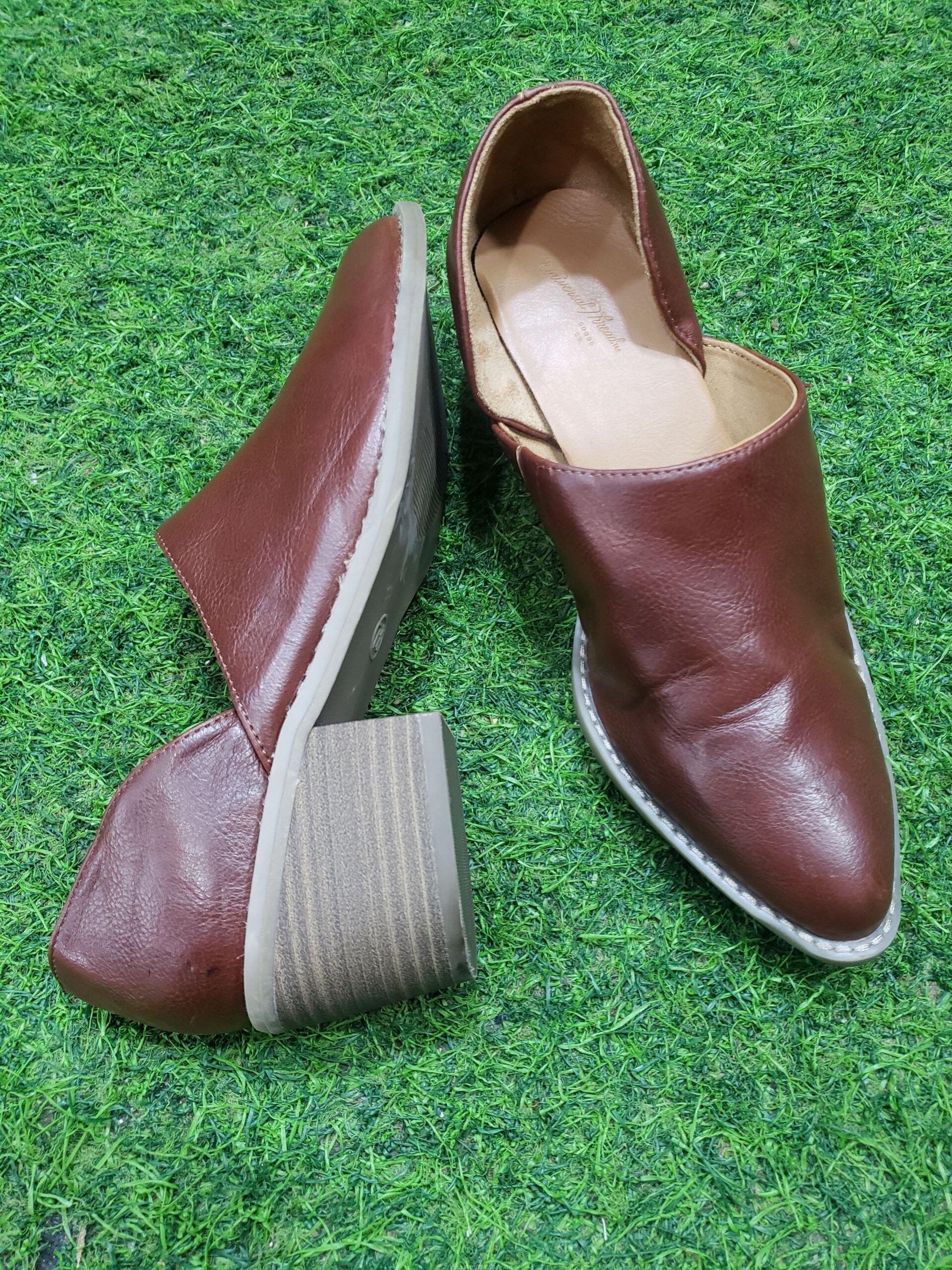 Classic ladies shoes