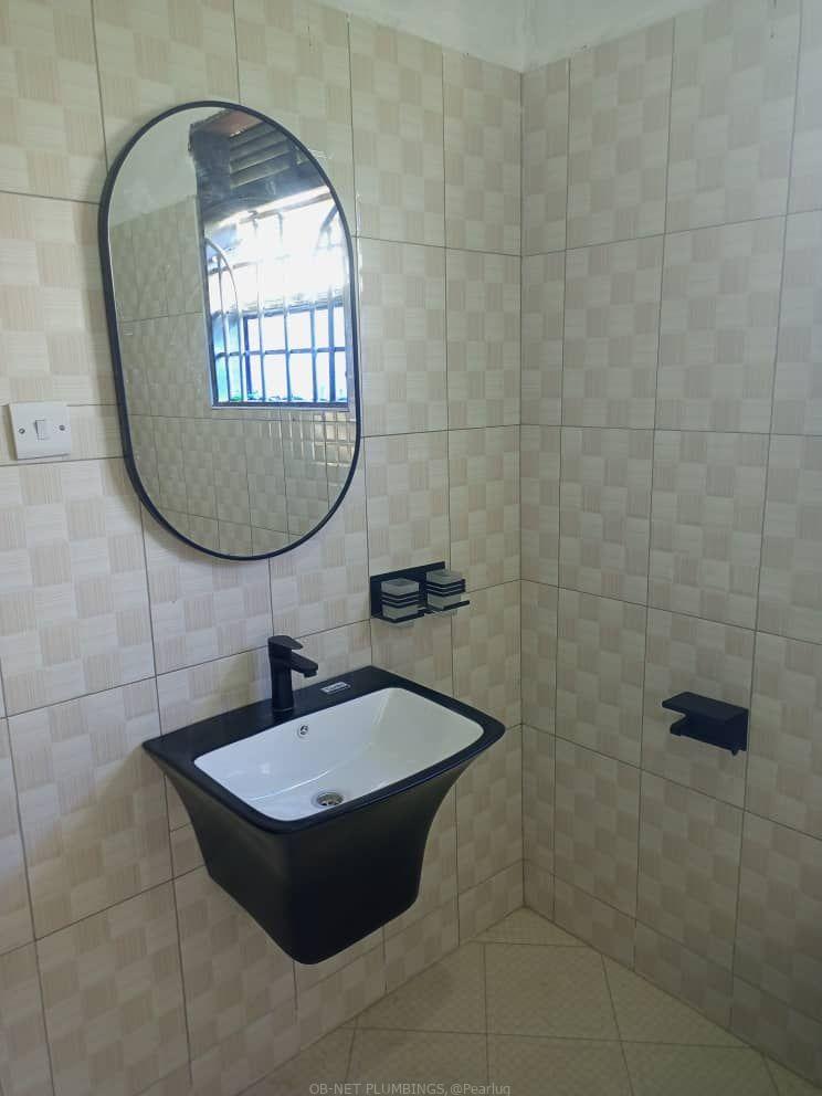 Hand wash basin