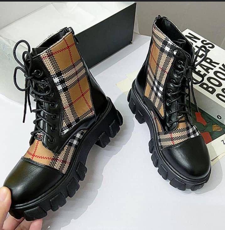 Ladies boots