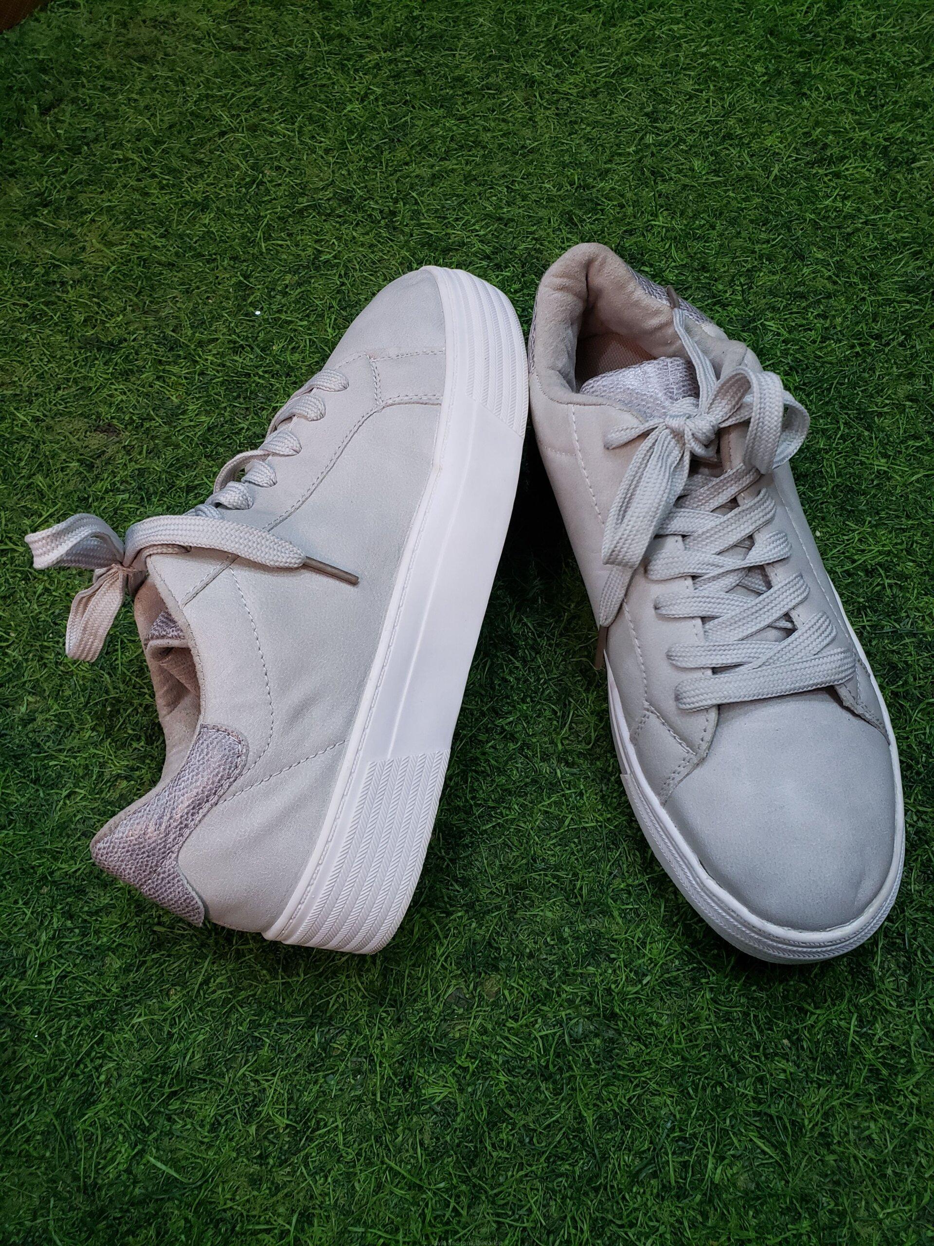 Second hand ladies shoes
