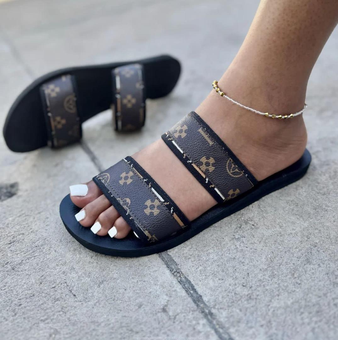 Leather sandals