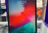 Apple iPad mini 4