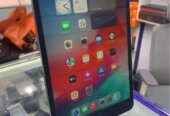 Apple iPad mini 4