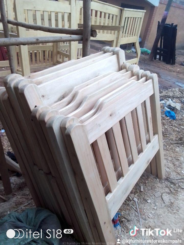 Deckers Beds etc