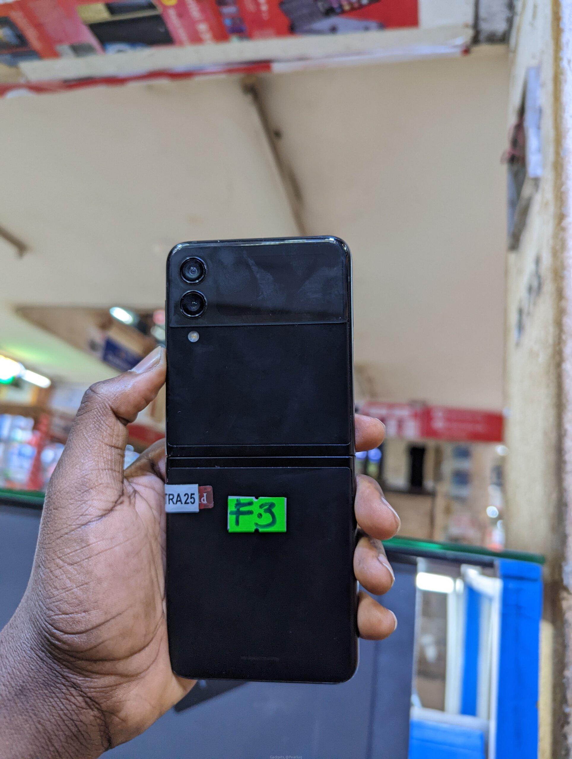 Samsung galaxy Flip 3
