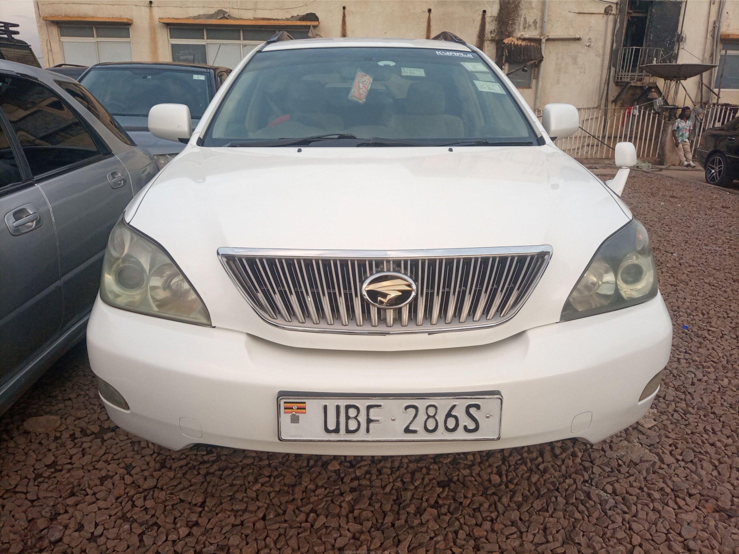 TOYOTA HARRIER 2006 .