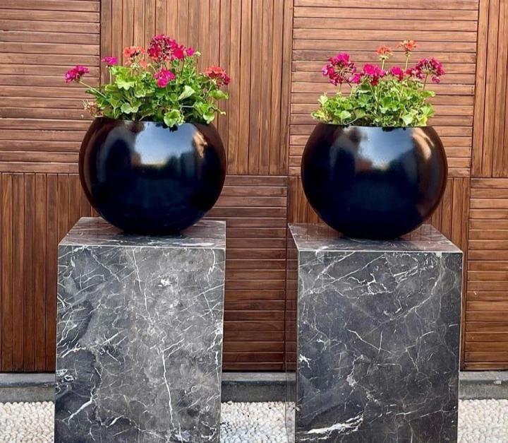 Flower pots