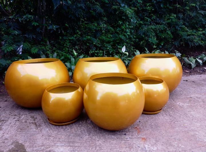 Flower pots