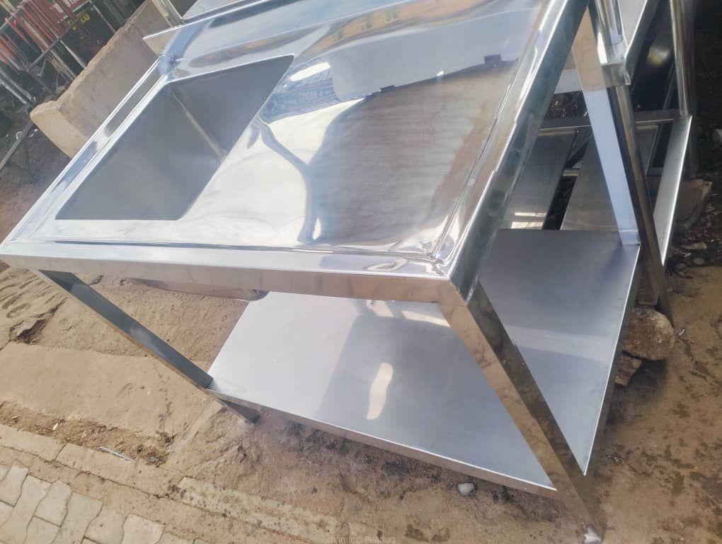 Stainless steel commercial sinks