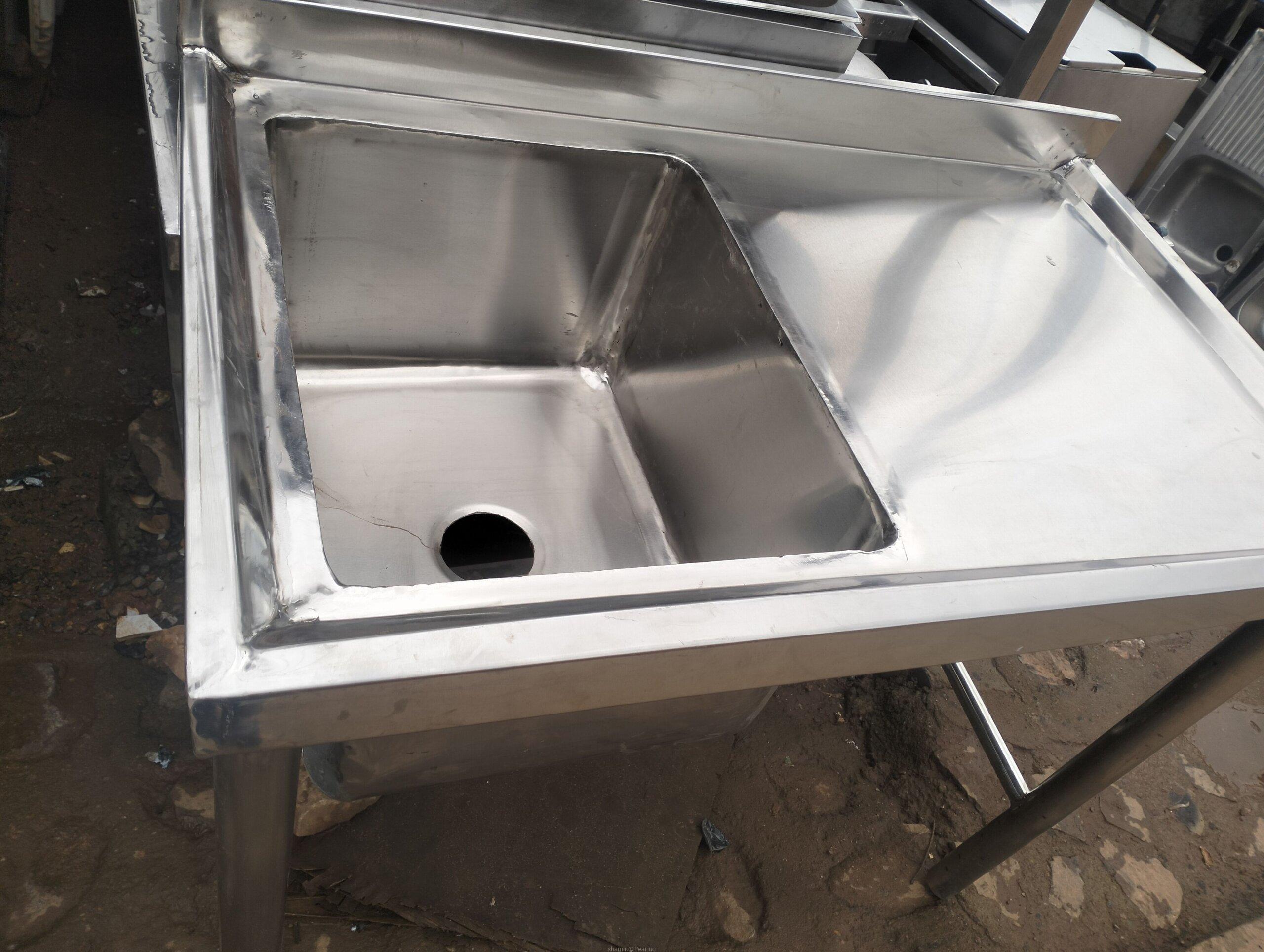 Stainless steel commercial sinks
