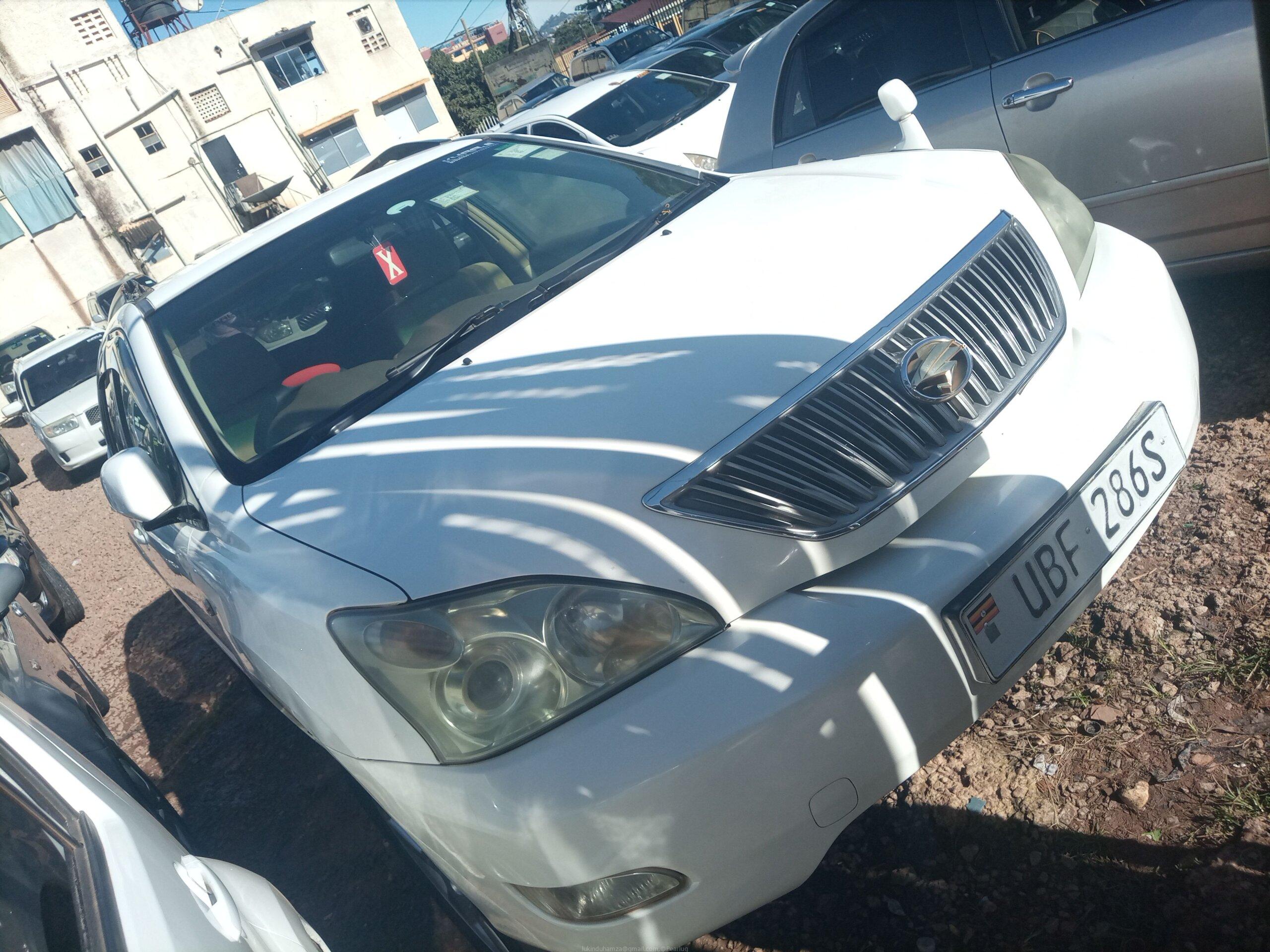 TOYOTA HARRIER 2006 .