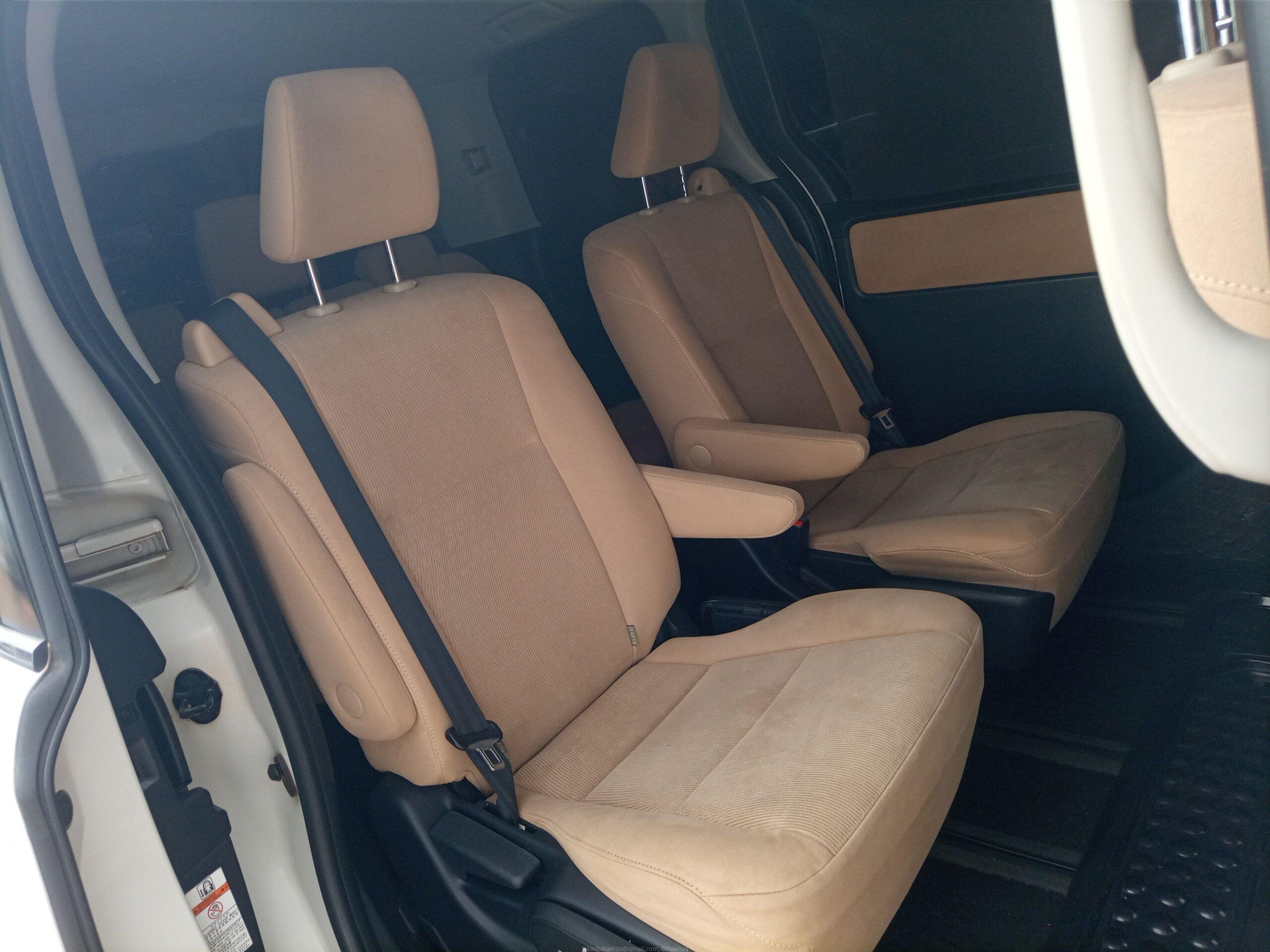 TOYOTA NOAH 2014 FOR SALE.