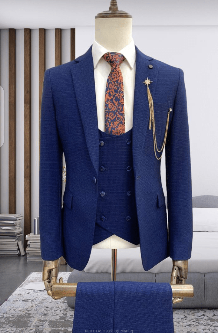 MEN’S SUITS