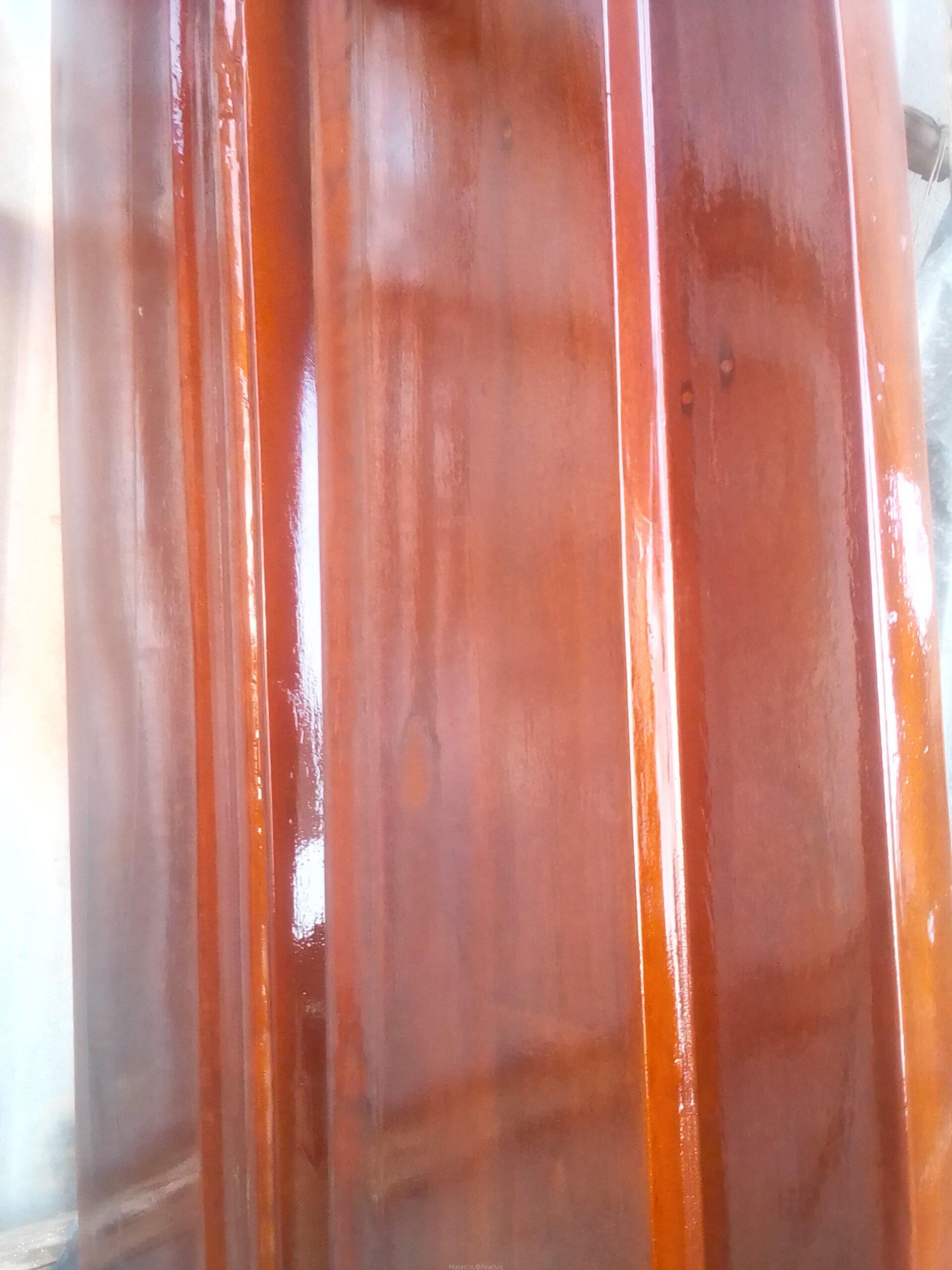 Door frames with vent