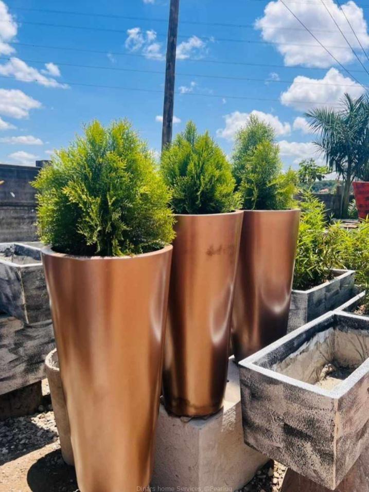 Flower pots both for natural and artificial flowers